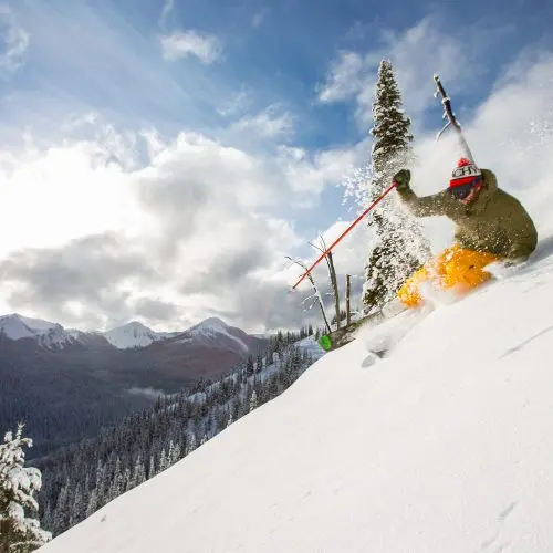 Skiing in powder at Mountain Park Resort