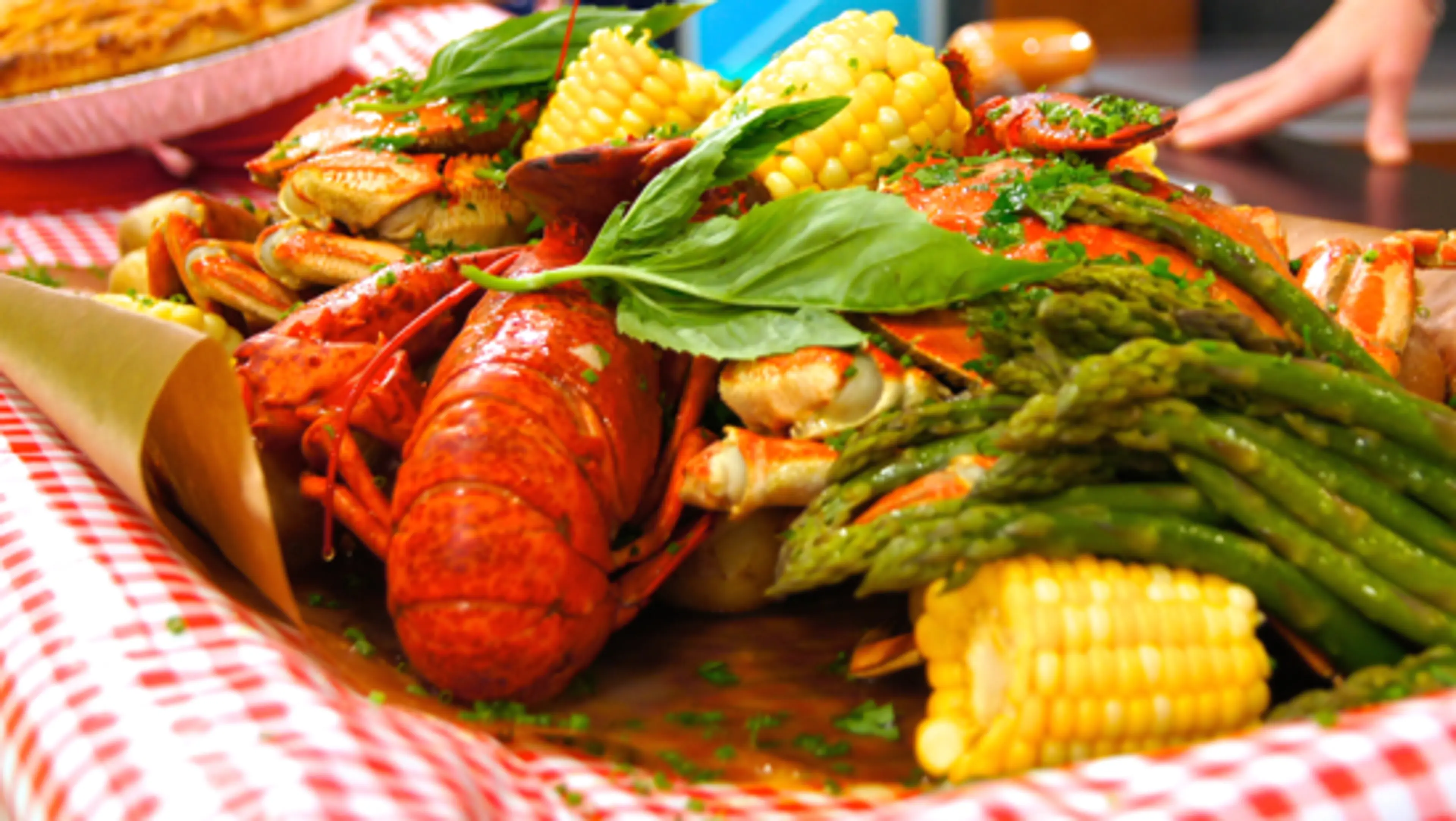 Vancouver Date Idea: Chowing Down Together at a Seafood Boil