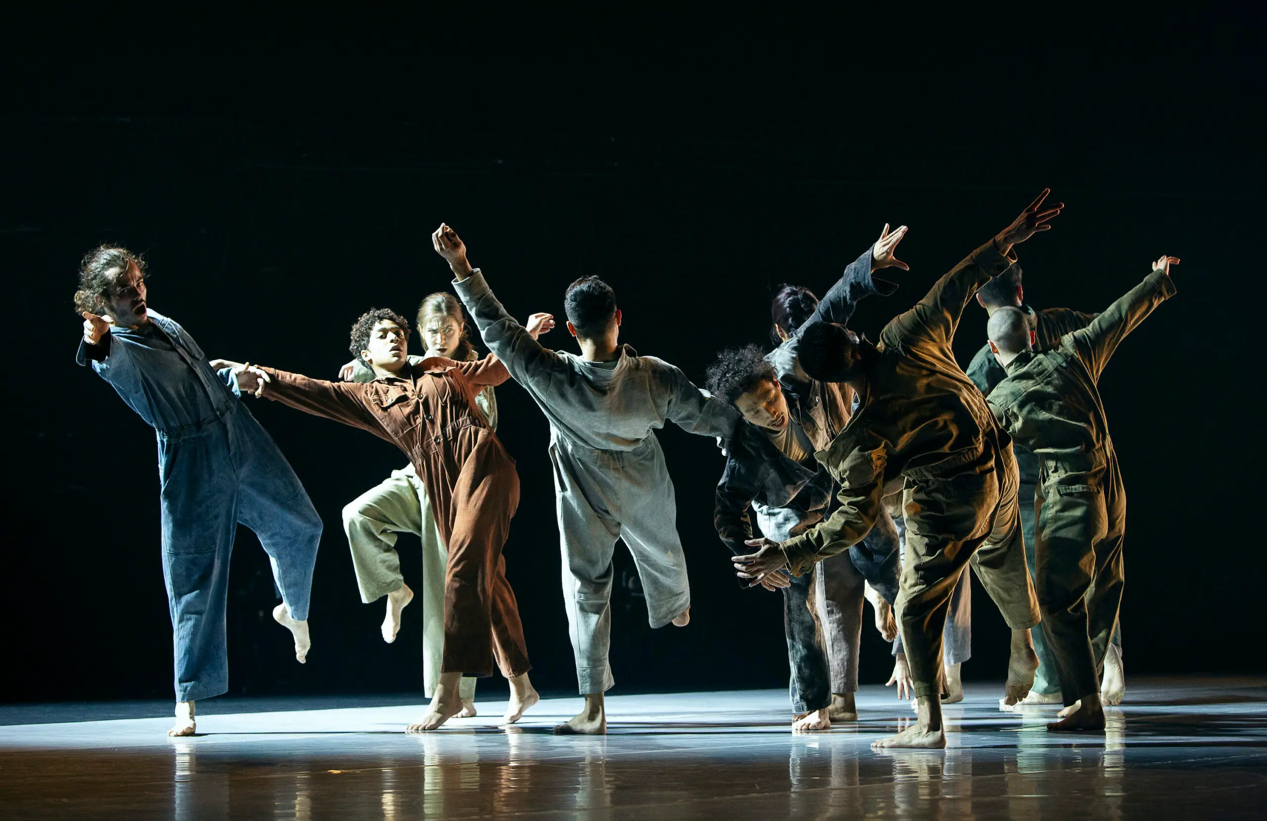 DanceHouse Snaps Back to Live Performance with RUBBERBAND’s Vancouver Premiere of Ever So Slightly