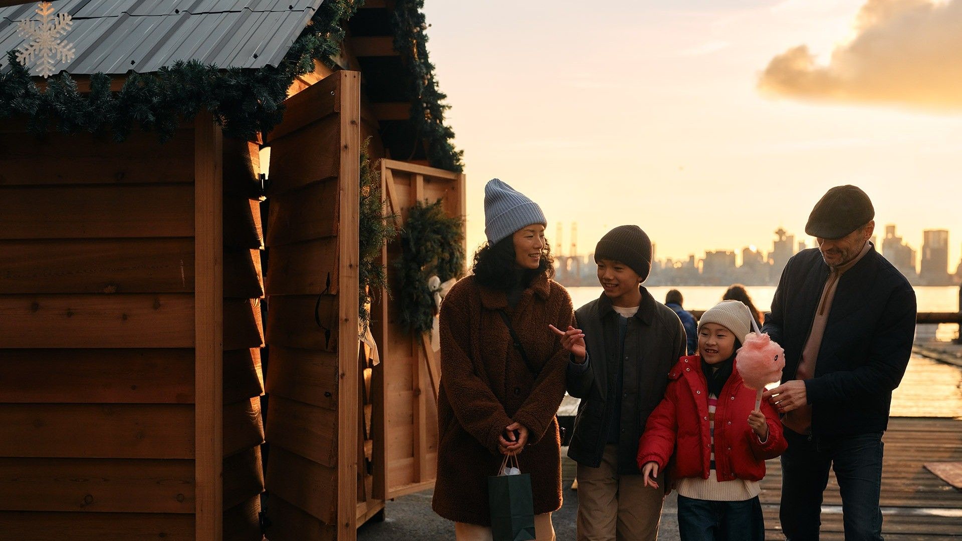 w-1920h-1080-dba0c4-KS099-HK-DvanHoliday24-Shipyards-XmasMarket-05029-V2