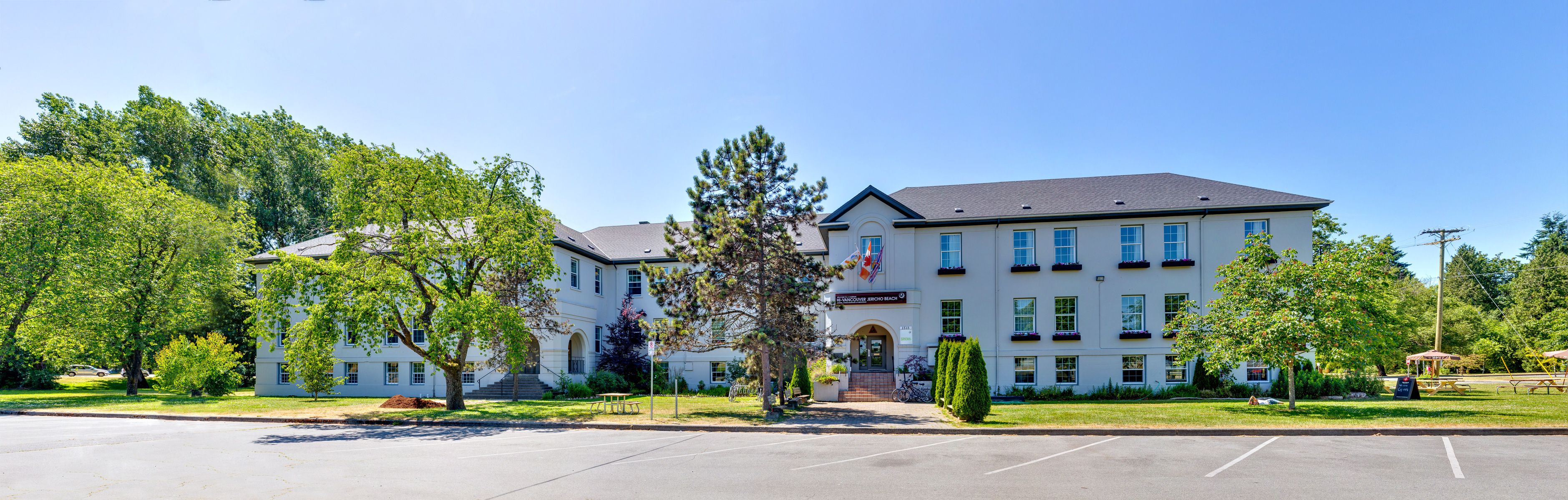 HI Vancouver Jericho Beach Exterior