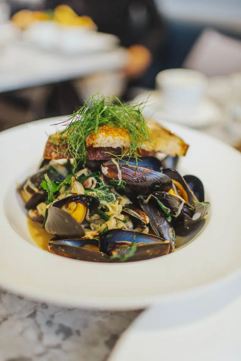 holts-cafe-vancouver-_-salt-spring-island-mussels