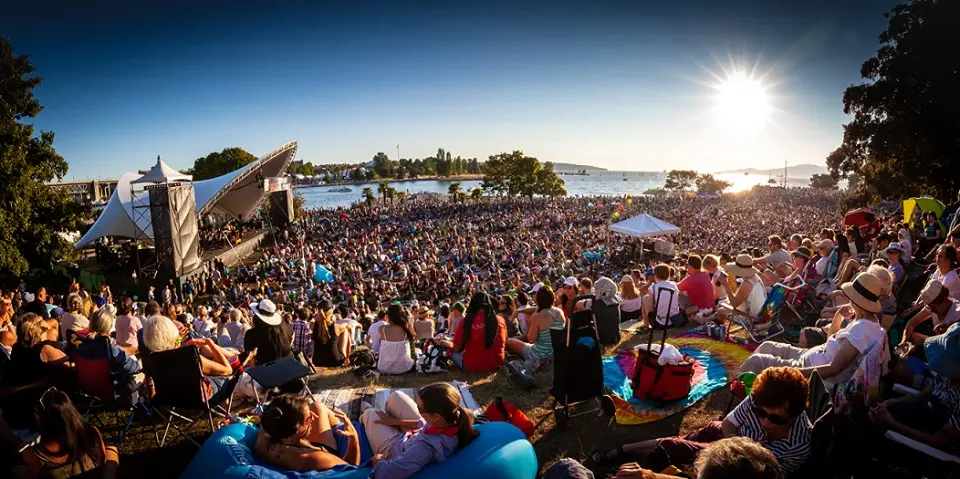 Vancouver Symphony Orchestra performs to thousands at free, outdoor concert