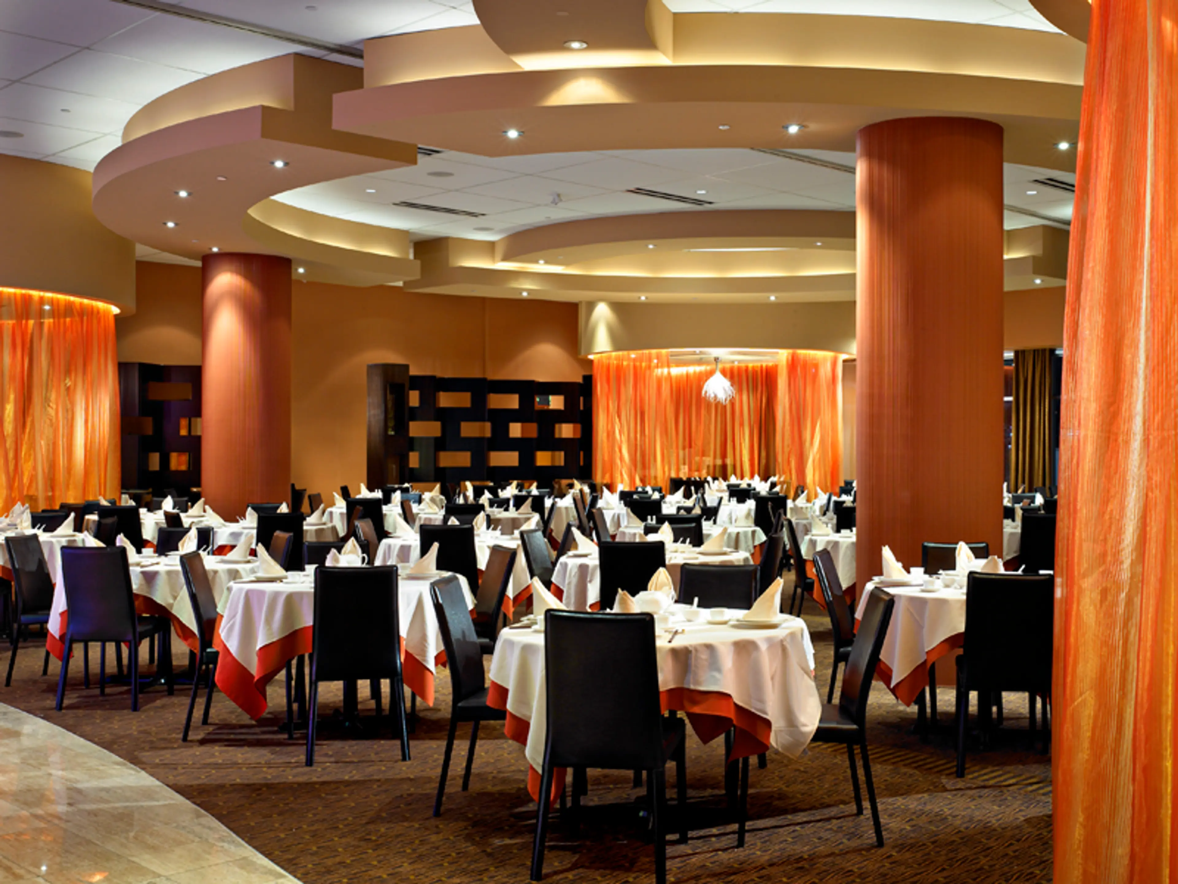 Kirin-New-Westminster---Dining-Room_E22DD650-4199-4552-BA3F42EA0603B356_d4cbd380-a1e0-4bea-8a08b8dfde10cfef