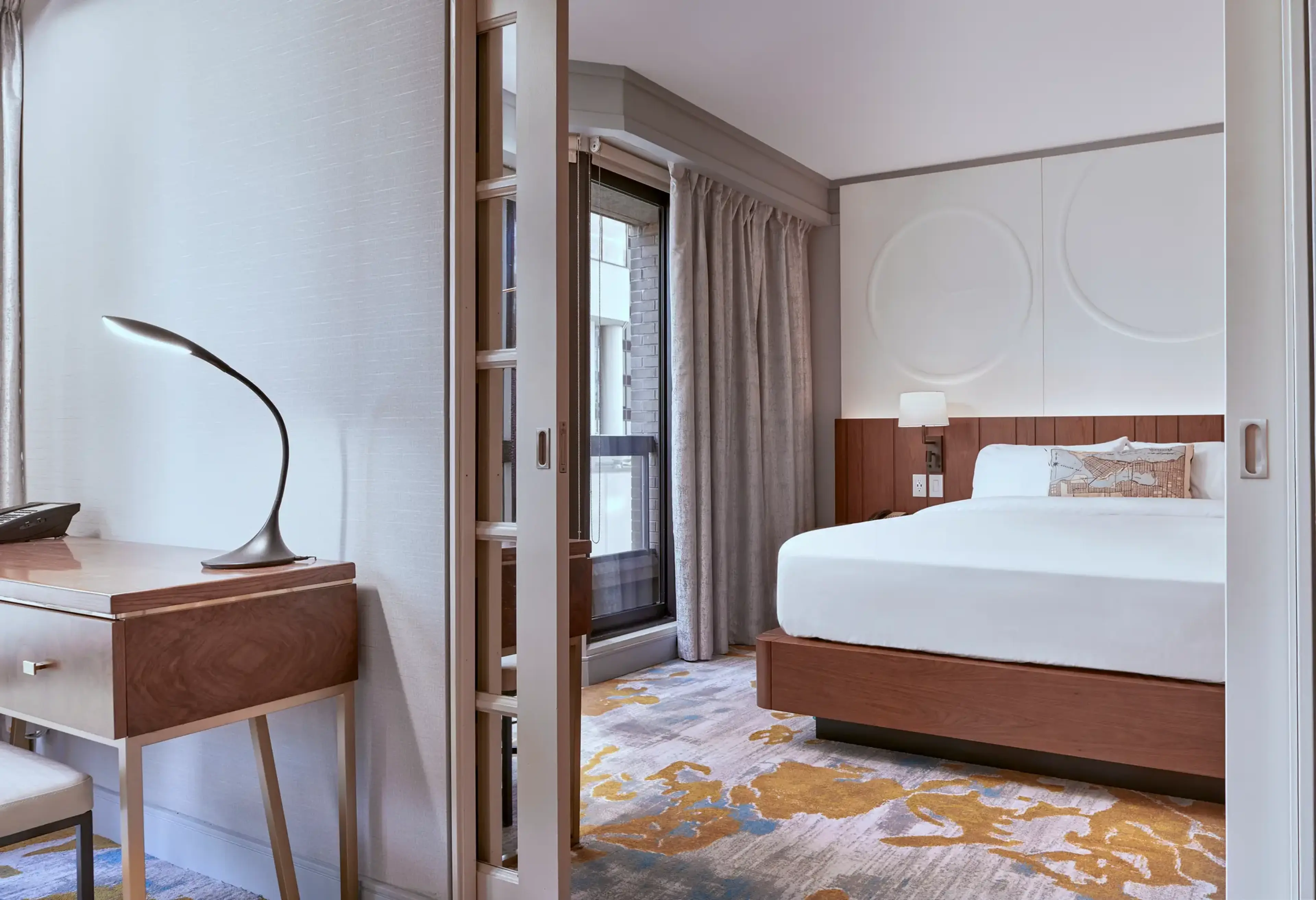 Metropolitan Hotel in Vancouver