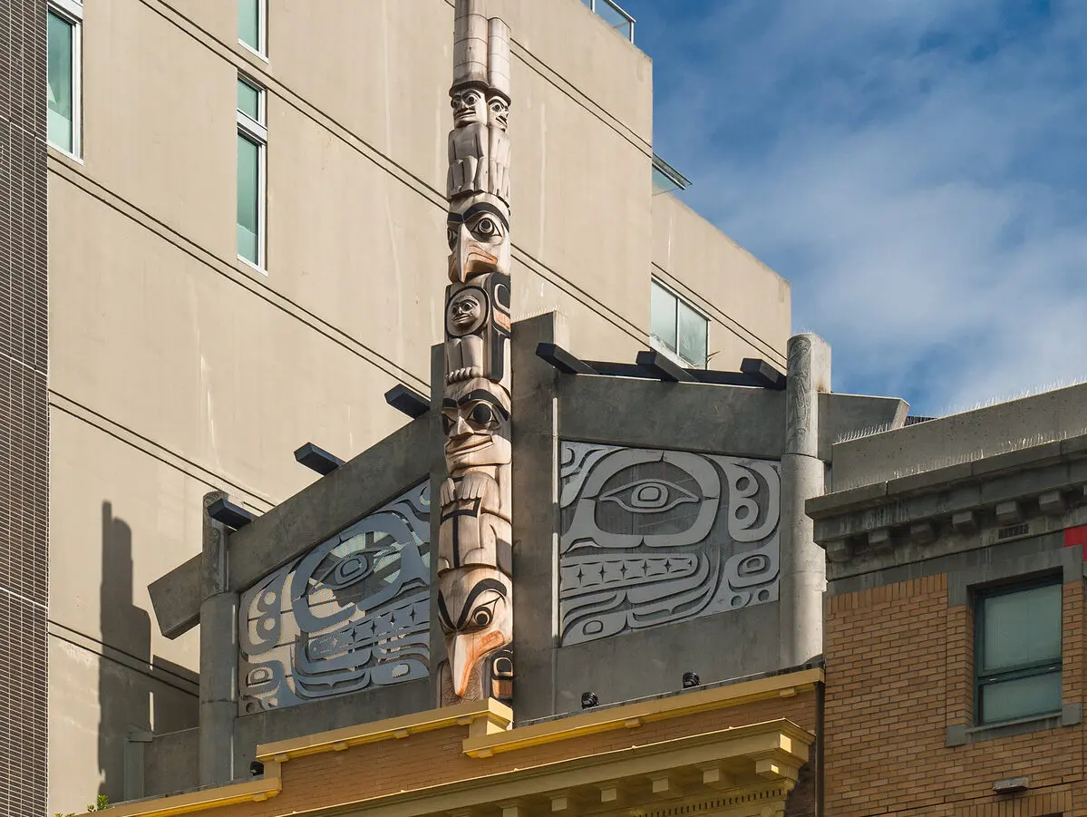 Spotlight on Gerry Sheena: Carver and Former Artist-in-Residence at Vancouver’s Skwachàys Lodge