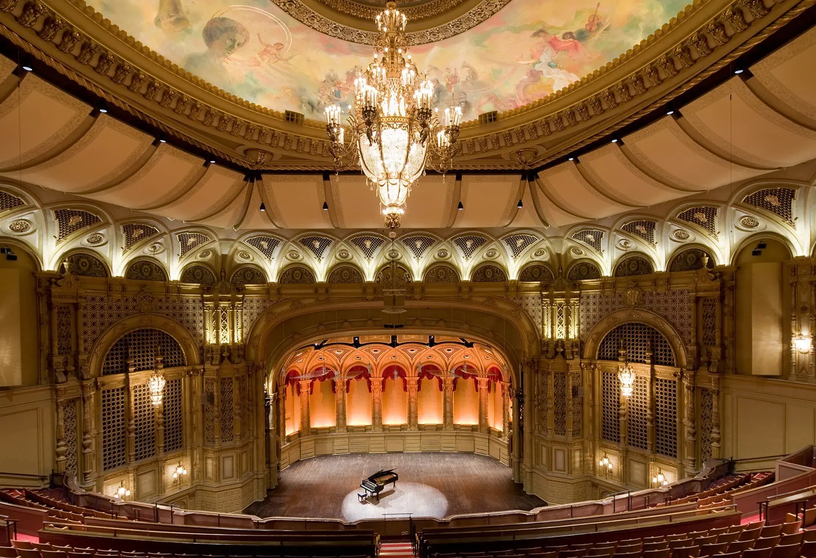 w-1820h-1137-265736-Chandelier_MK-retina