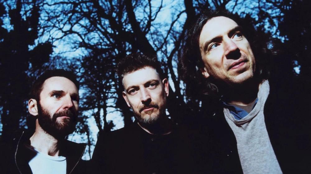 Snow-Patrol-cr-Tom-Beard-2024-billboard-1548