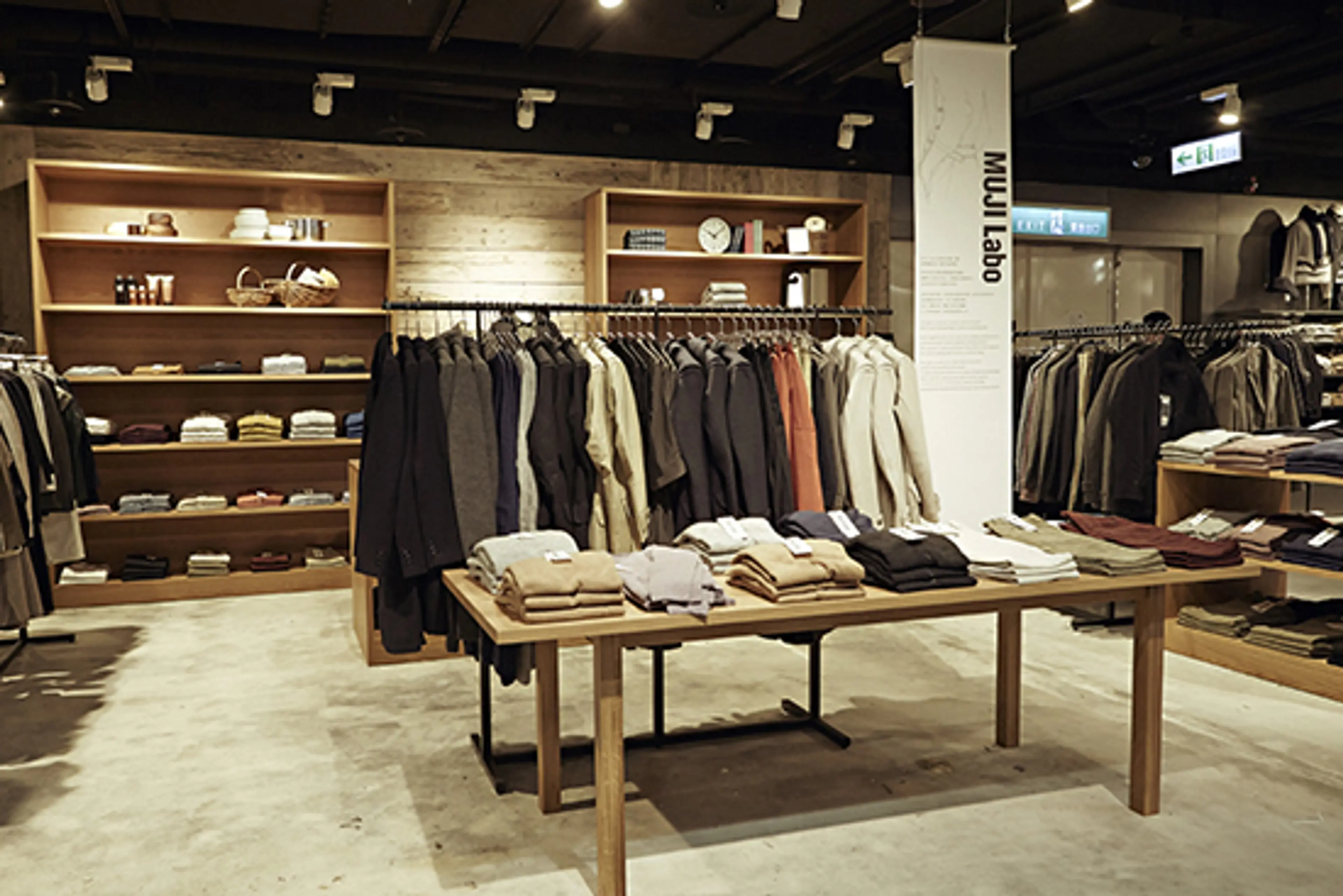 New Store Openings On Robson Street Vancouver