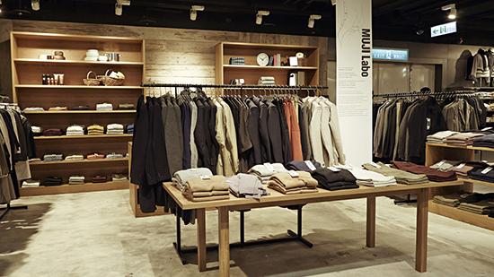 New Store Openings On Robson Street Vancouver