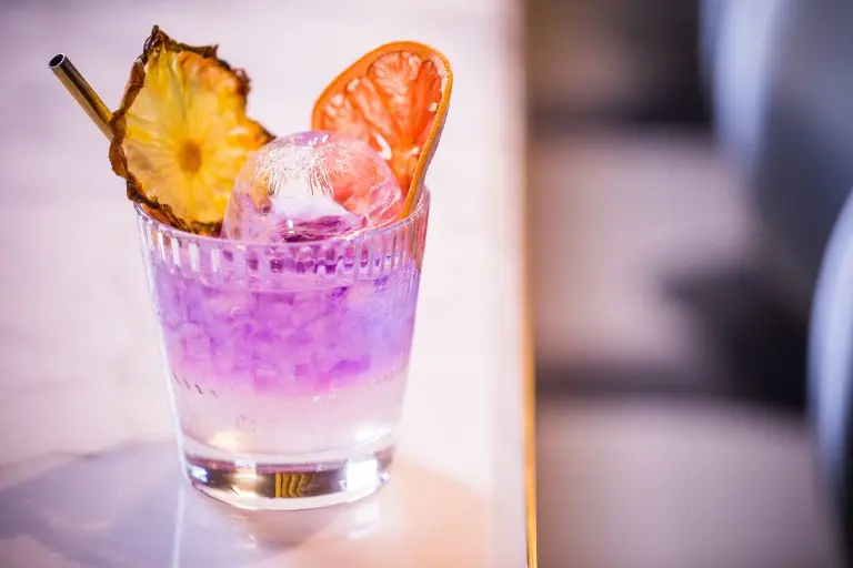 Cocktails are Served with a Side of Nostalgia at these Vancouver Lounges