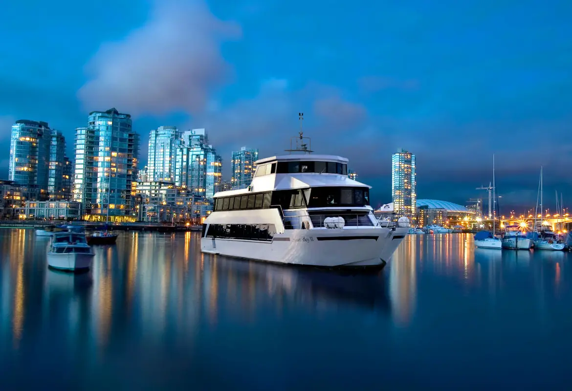 sunset_bay_yacht0_b8dc316d-5056-b3a8-4966f4af1699c61c