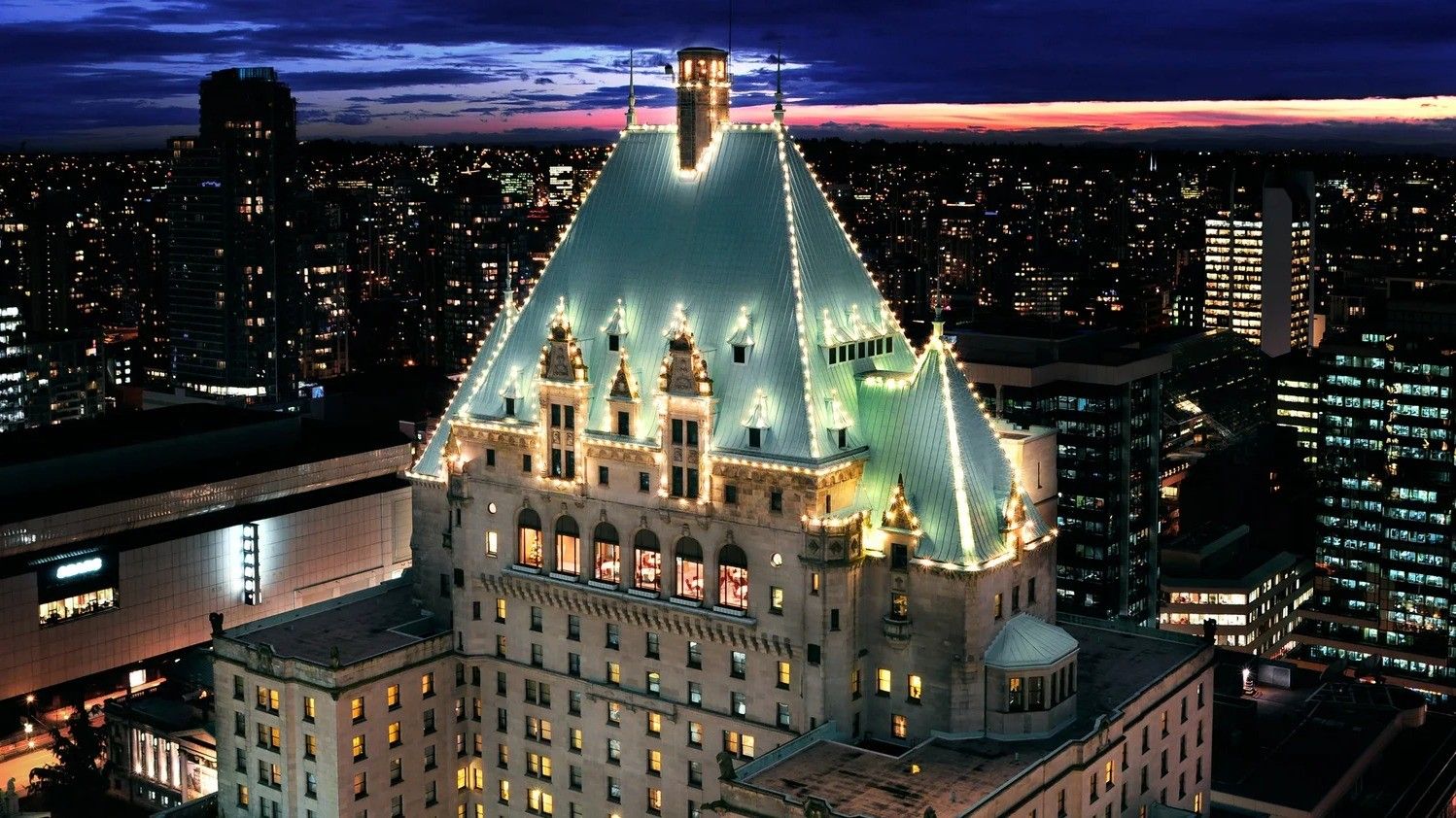 w-1498h-843-d997ba-FairmontHotelVancouver