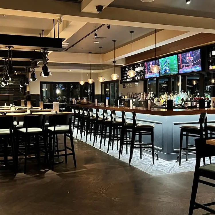 lounge_567E3D3A-EC5B-4C01-82B97447F18F4D7E_f3ae9802-9b79-42a9-aaa0792c982e6059