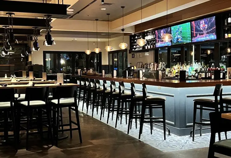 lounge_567E3D3A-EC5B-4C01-82B97447F18F4D7E_f3ae9802-9b79-42a9-aaa0792c982e6059