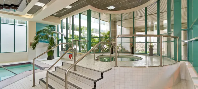 Rosedale on Robson Suite Hotel