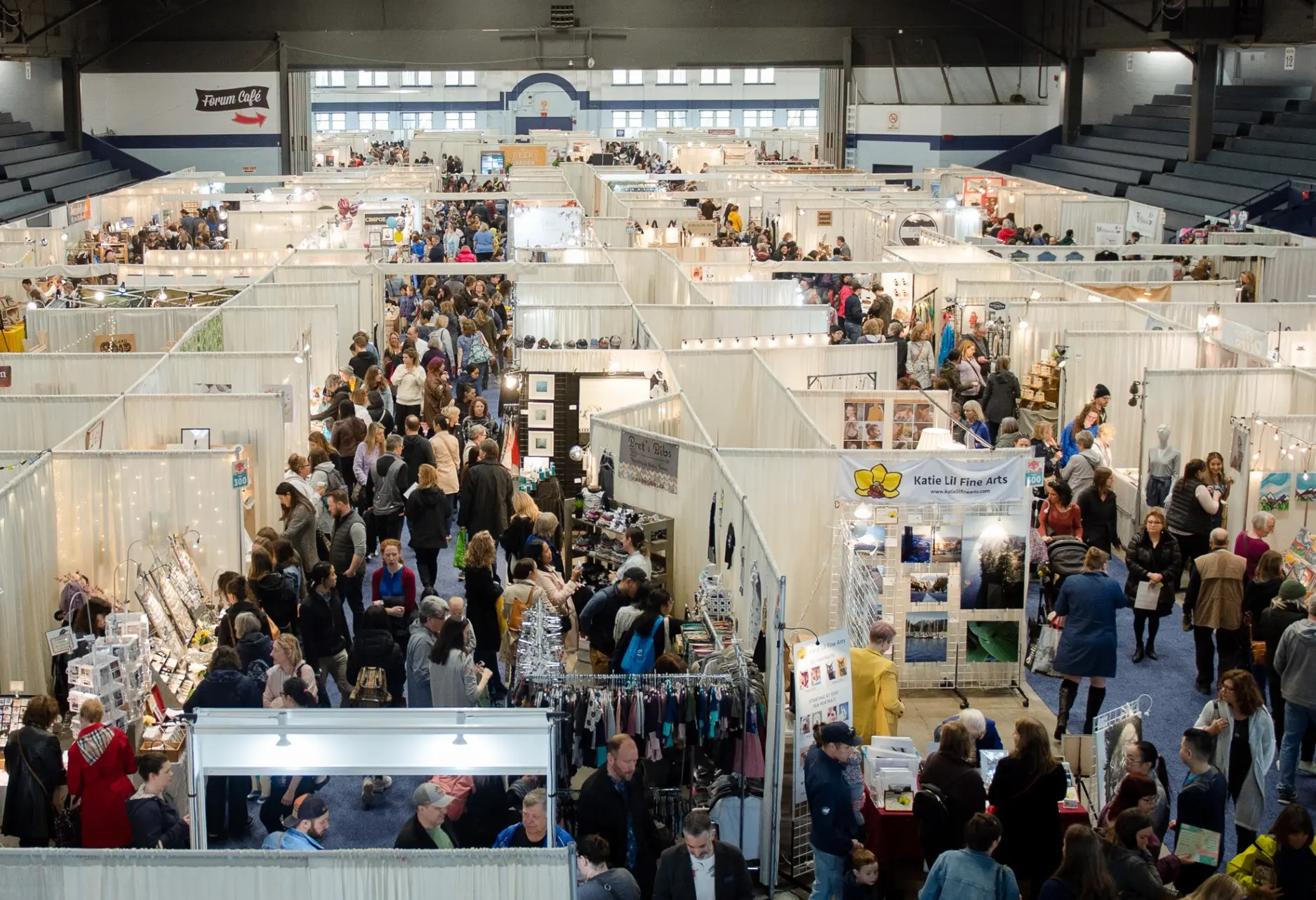 w-2401h-1350-607fdd-0419_MakeItVan_WEB-70