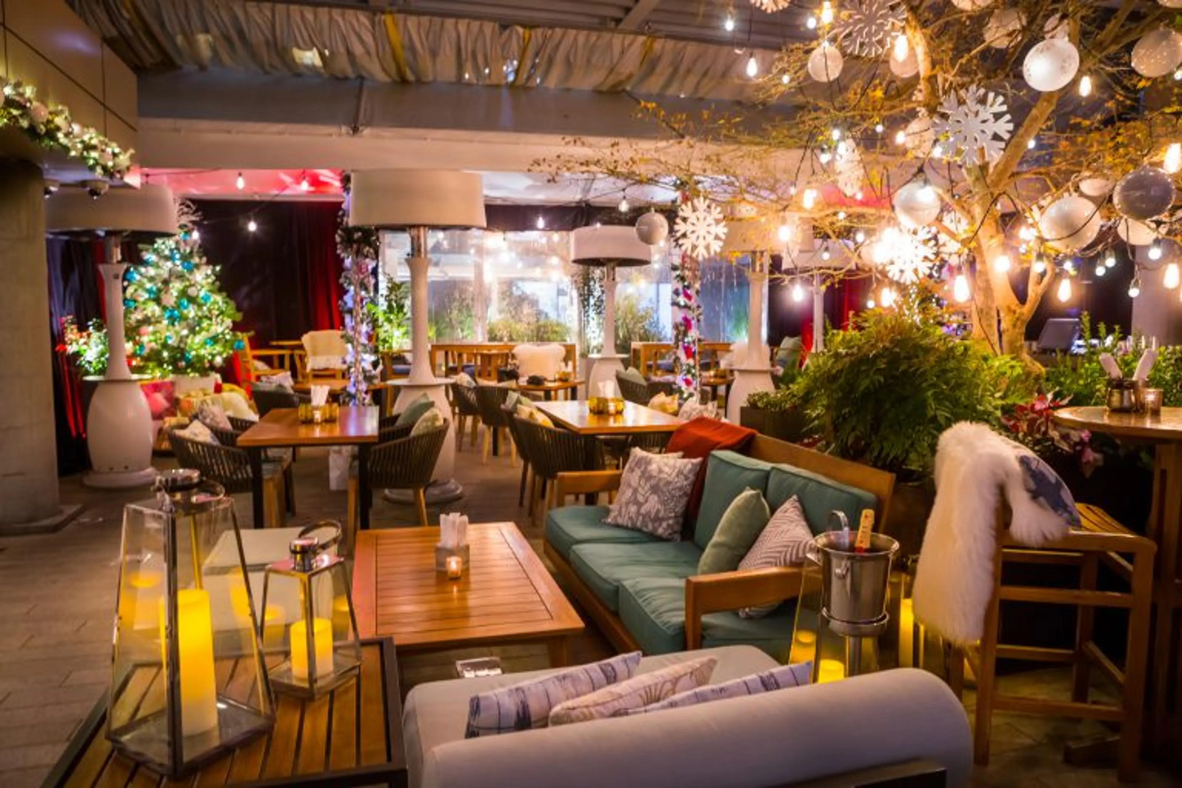 Where to Drink BC Bubbles Over the Holiday Season in Vancouver