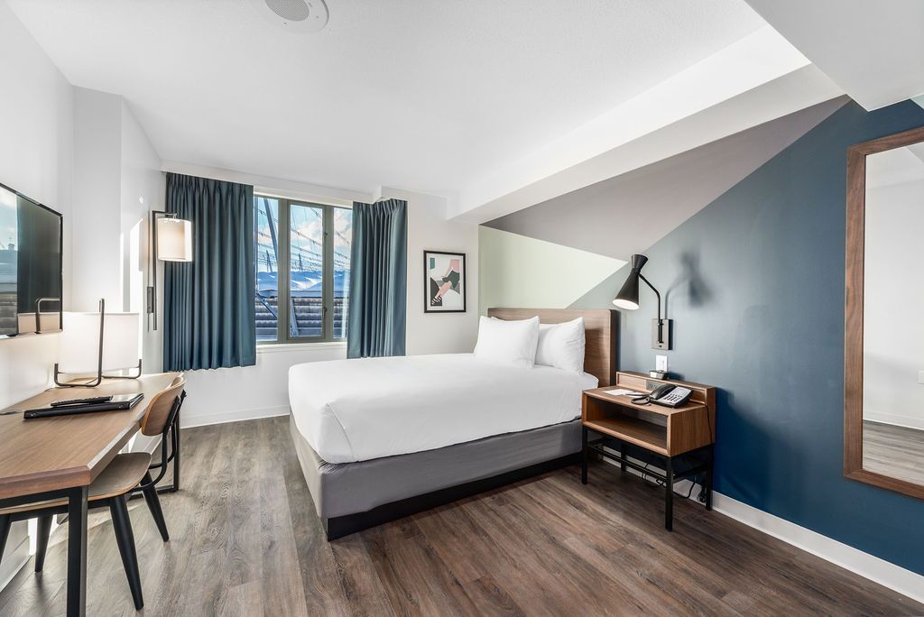 YWCA Hotel - Queen Room