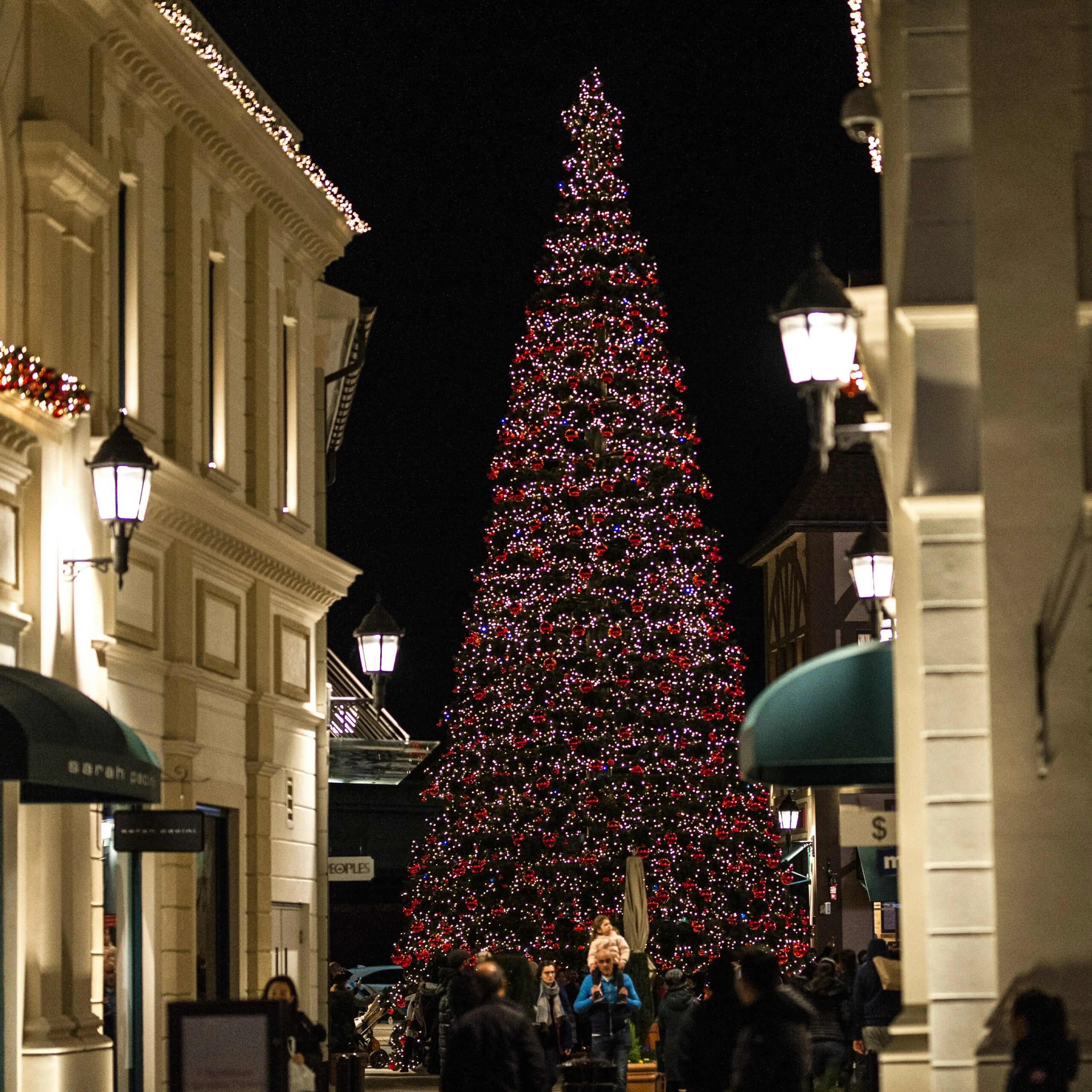 McArthurGlen Designer Outlet Vancouver Airport Presents the Return of ‘Sparkle Brighter’ on November 12