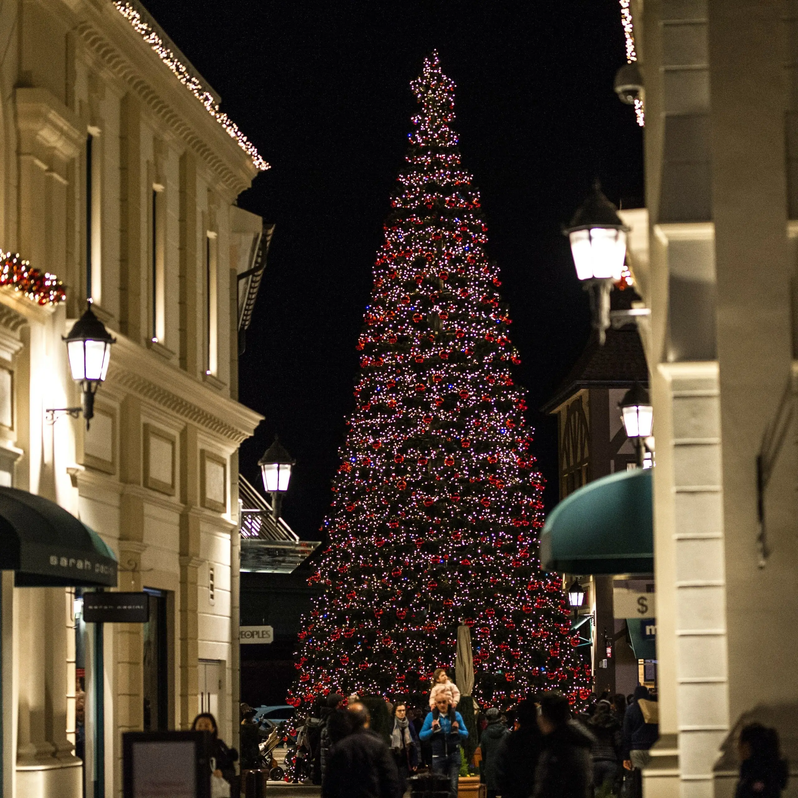 McArthurGlen Designer Outlet Vancouver Airport Presents the Return of ‘Sparkle Brighter’ on November 12