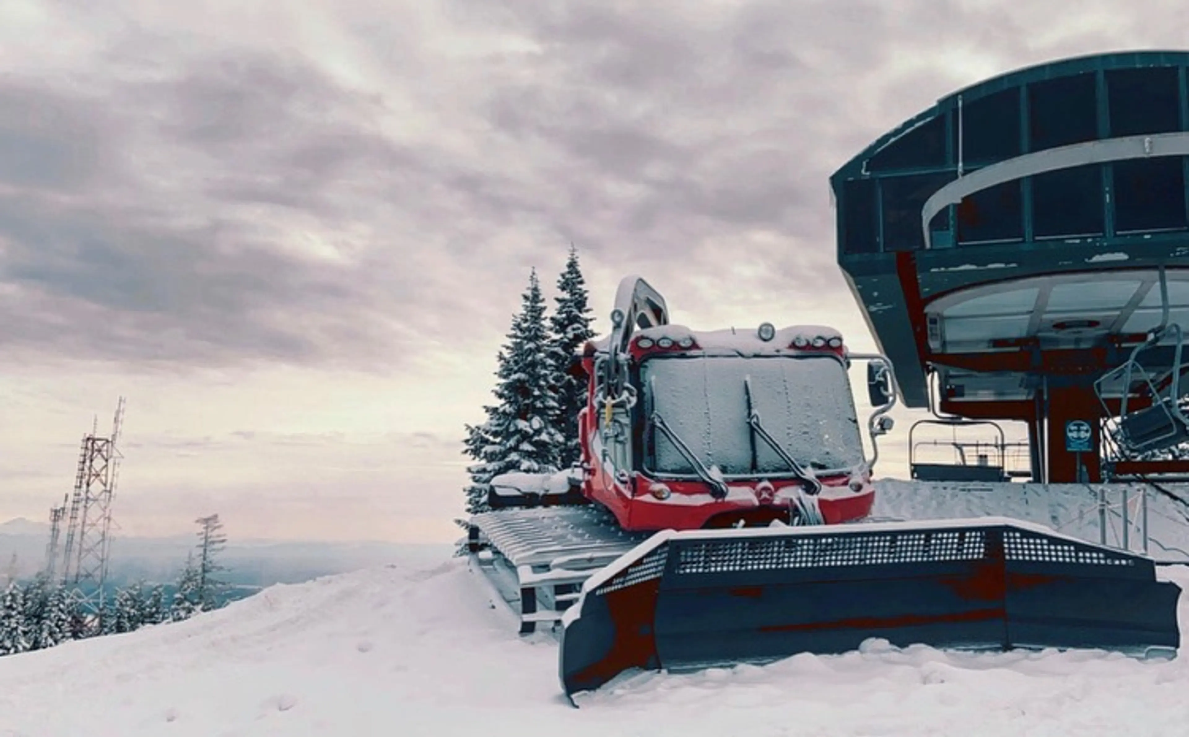 Grouse Mountain to open Saturday for skiing and riding!