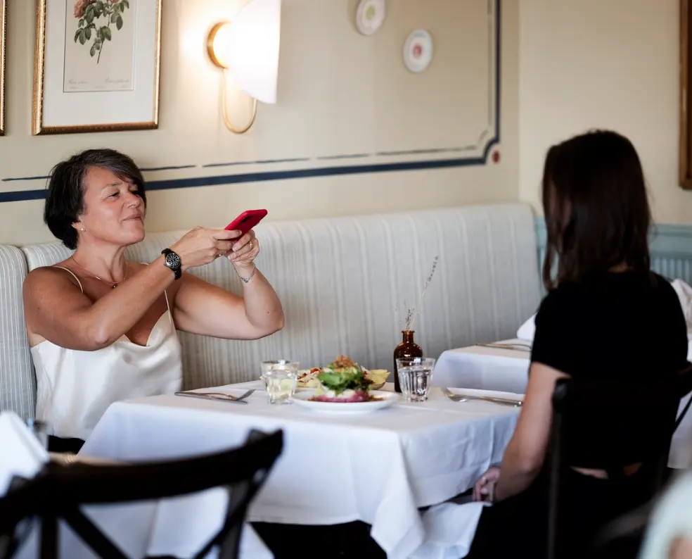 mereon_C32C144A-A29B-AE7F-5ED6D7BCBB04F108-c32c1081bc111b7_c32c1fc4-c89c-ac07-426891ce6a6403b8