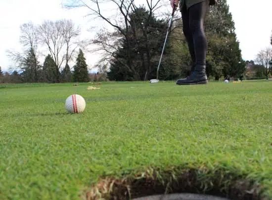Discover-Outdoors-Queen-Elizabeth-Pitch-and-Putt3