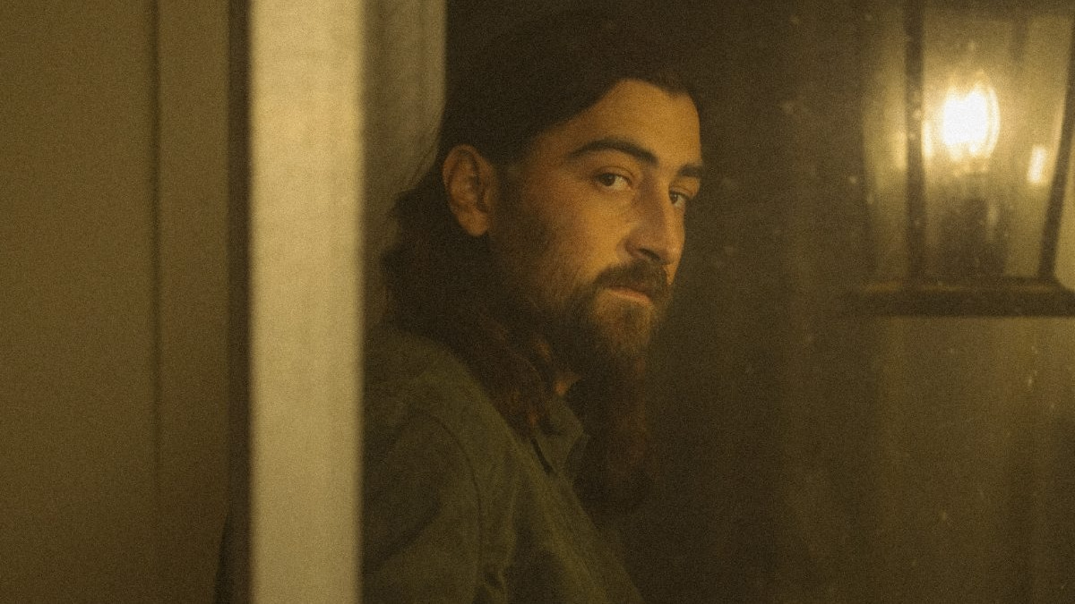 w-1200h-675-f77a34-Noah-Kahan