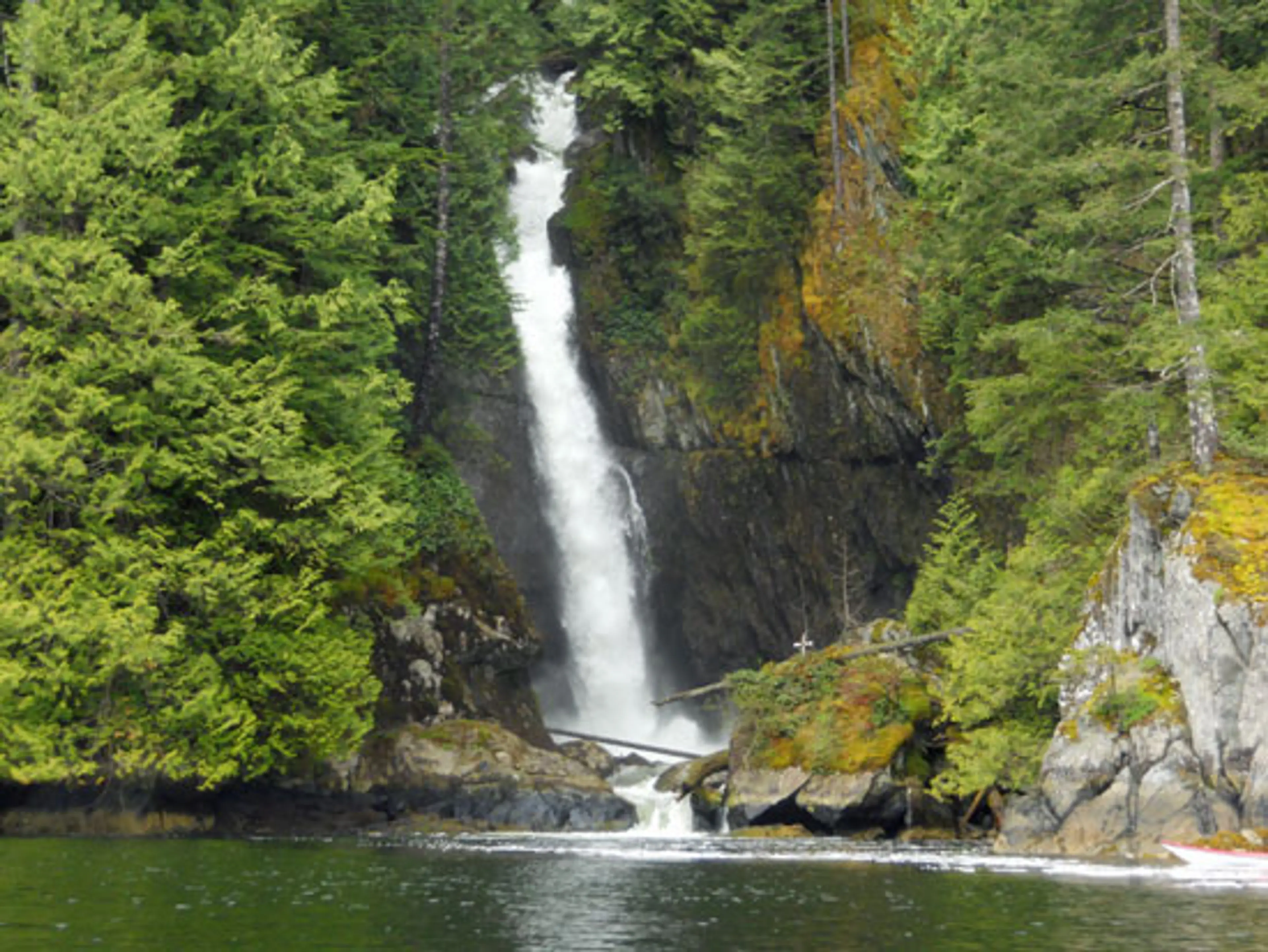 Waterfall Encounters – Kayaking to Granite Falls