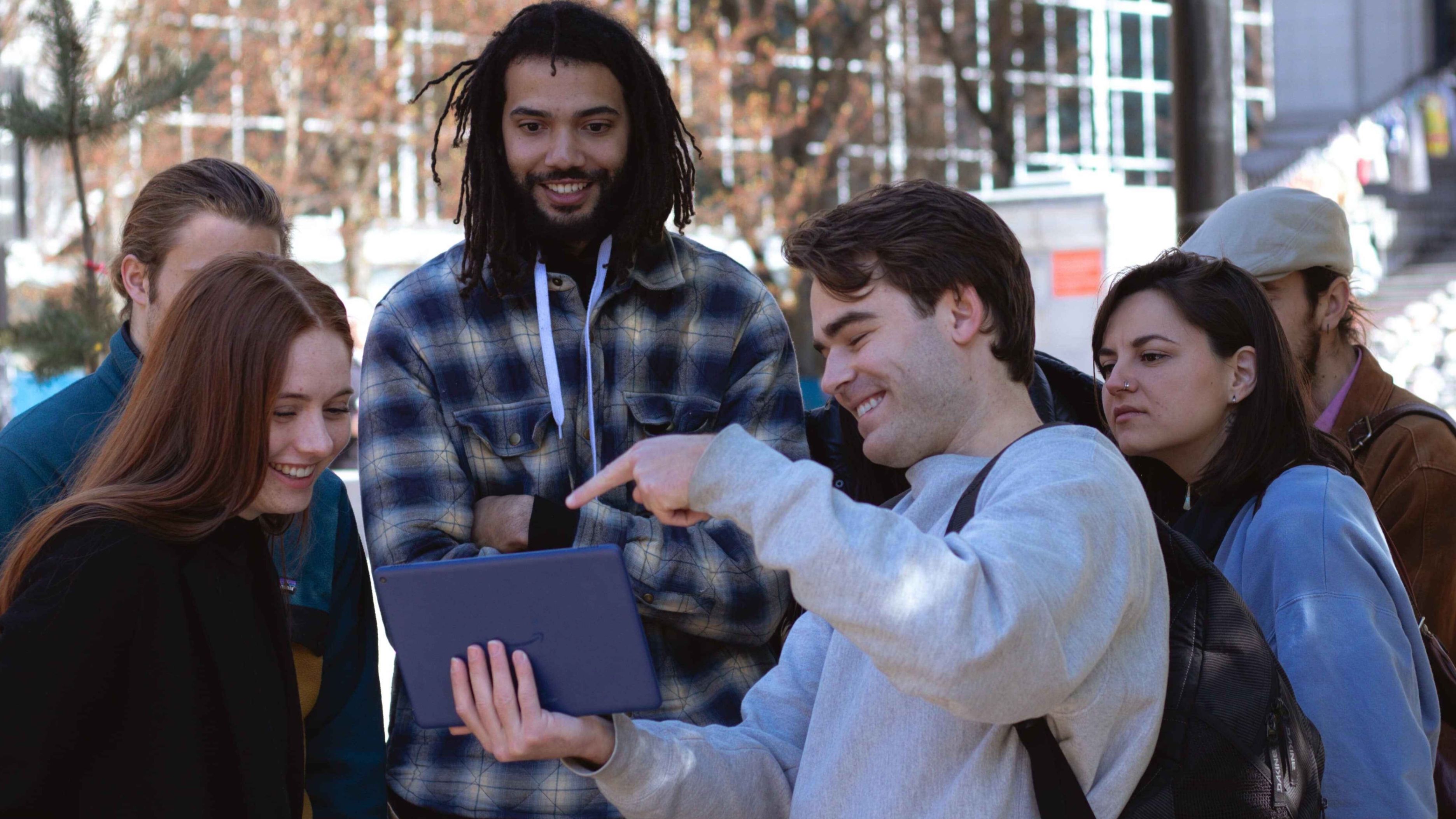 w-4369h-2457-18cbfa-FilmTour