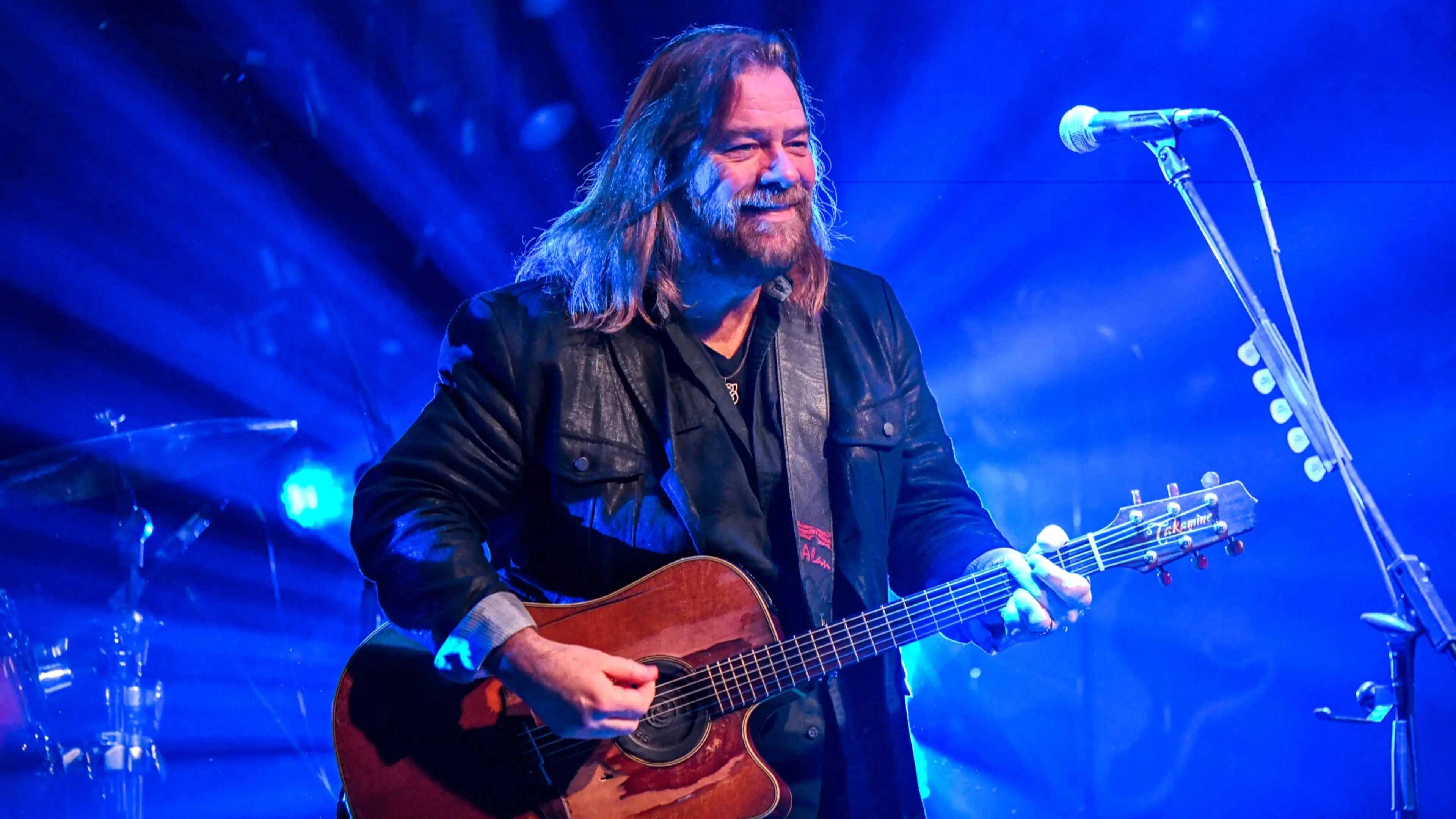 w-2048h-1152-06682b-AlanDoyle__