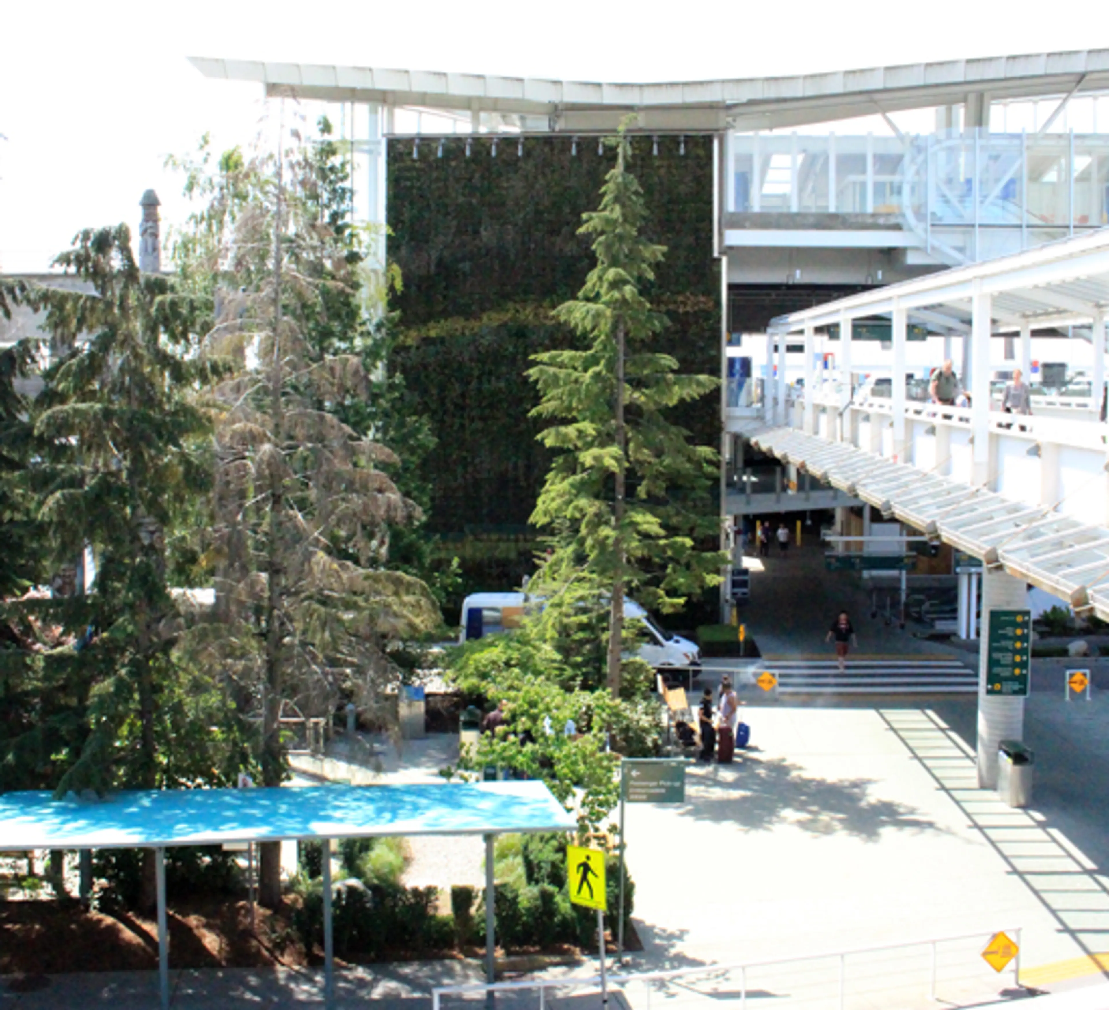 Discover Outdoors Living Walls YVR2