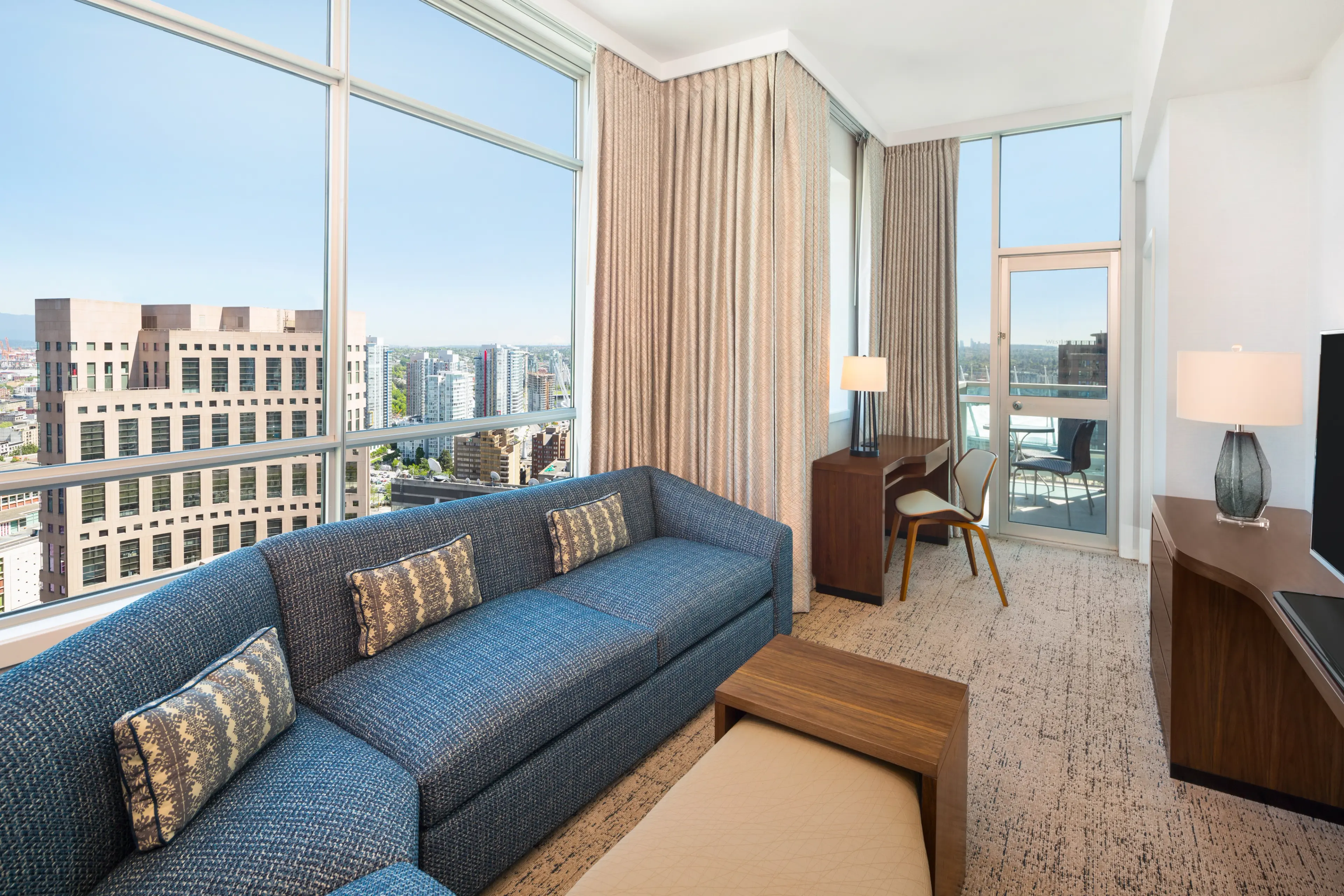 View Deluxe King Corner with Balcony