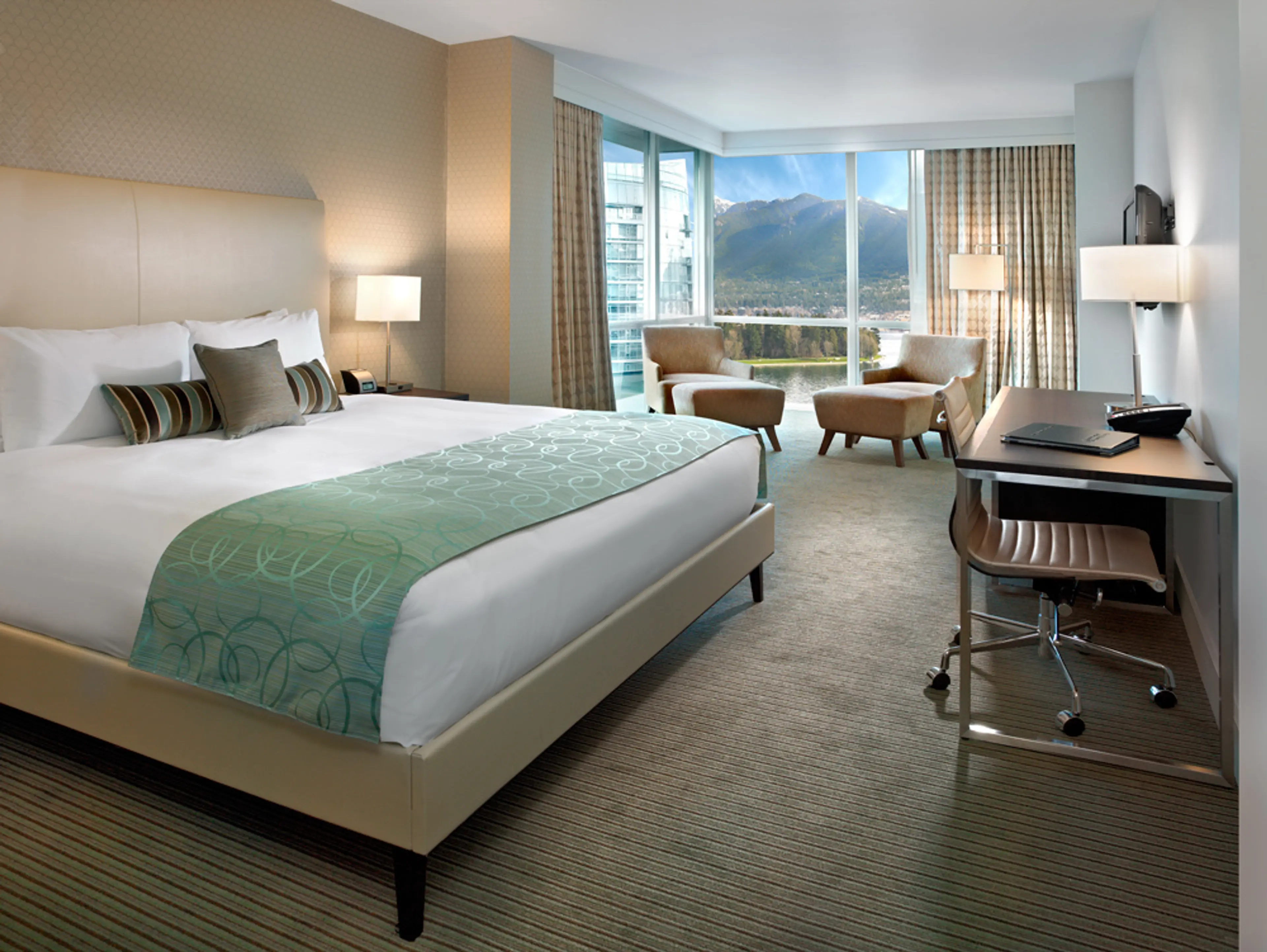 Coast Coal Harbour Hotel - Superior King