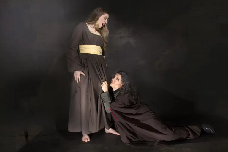 Alma: The Story of the Girl Who Glowed