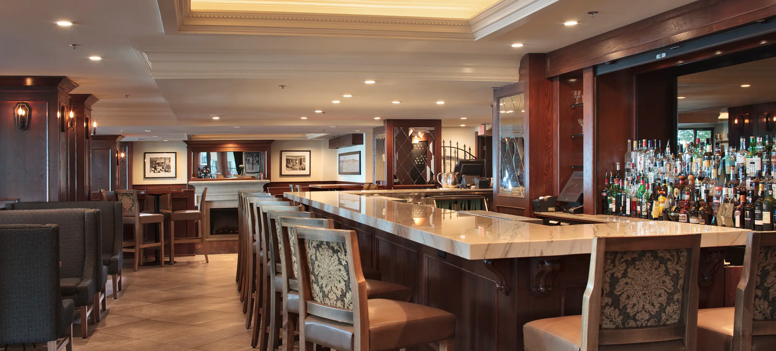 Cocktail Lounge