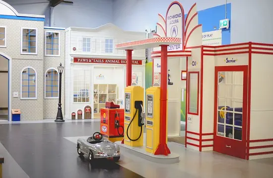 Kidtropolis Gas Station | Photo: Kidtropolis