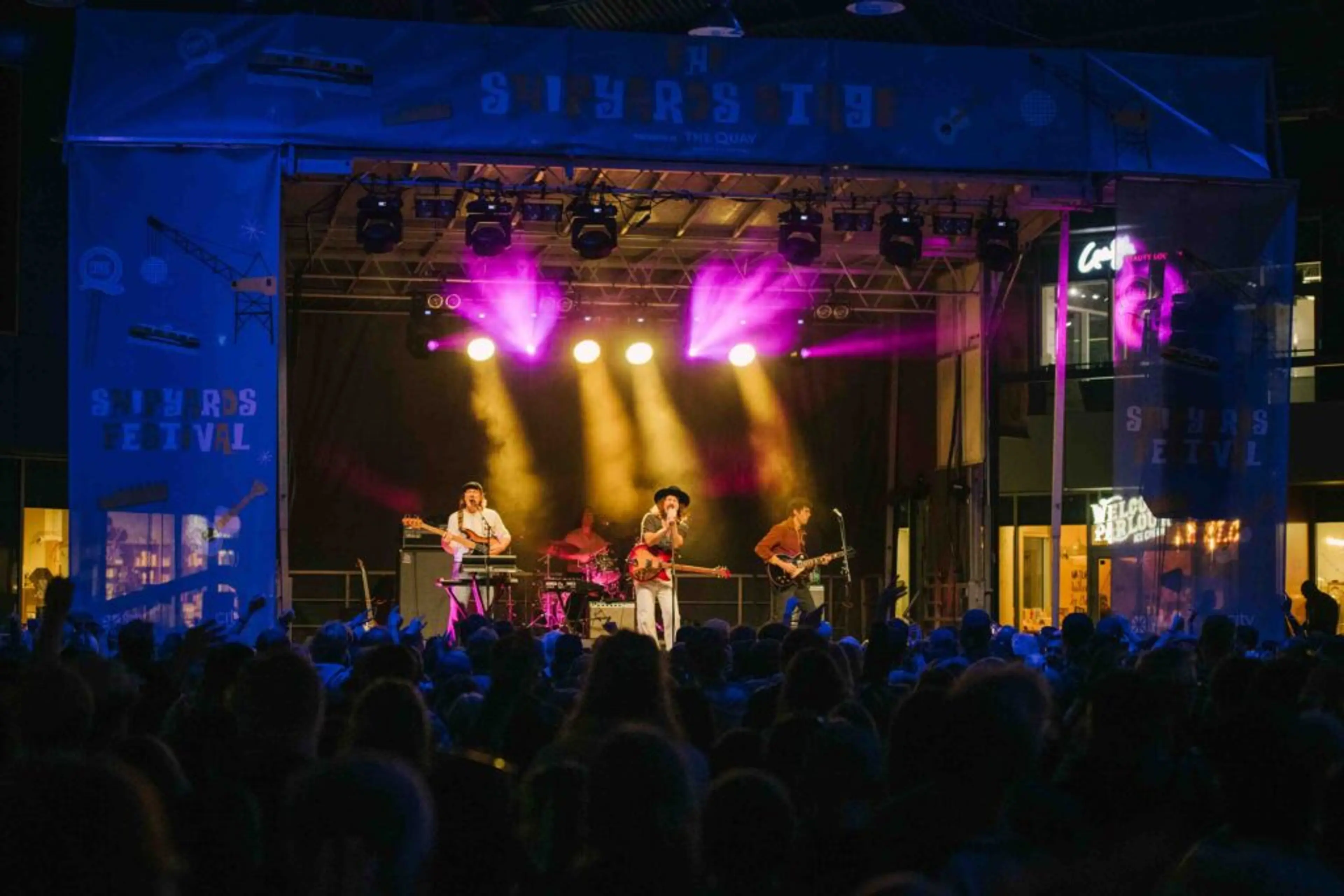 Shipyards-Fest-2024-Brandon-Artis-260-1024x683_1C6F782C-A6AD-7818-4672D55C4A088734-1c6f7743d908d1d_1c6f83ee-068a-aa00-627b28fbe9aeaf91