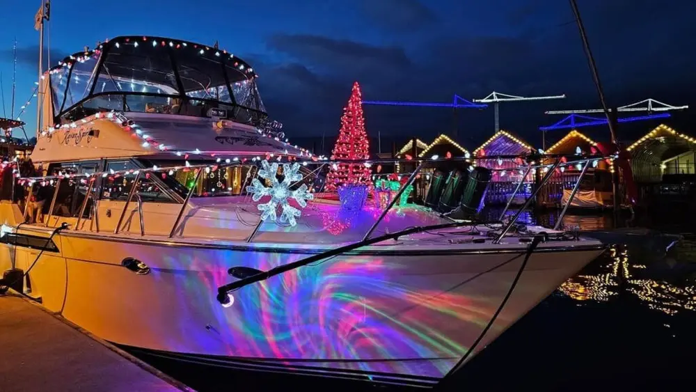 Burrard-Yacht-Club-Festival-of-Lights-1024x768