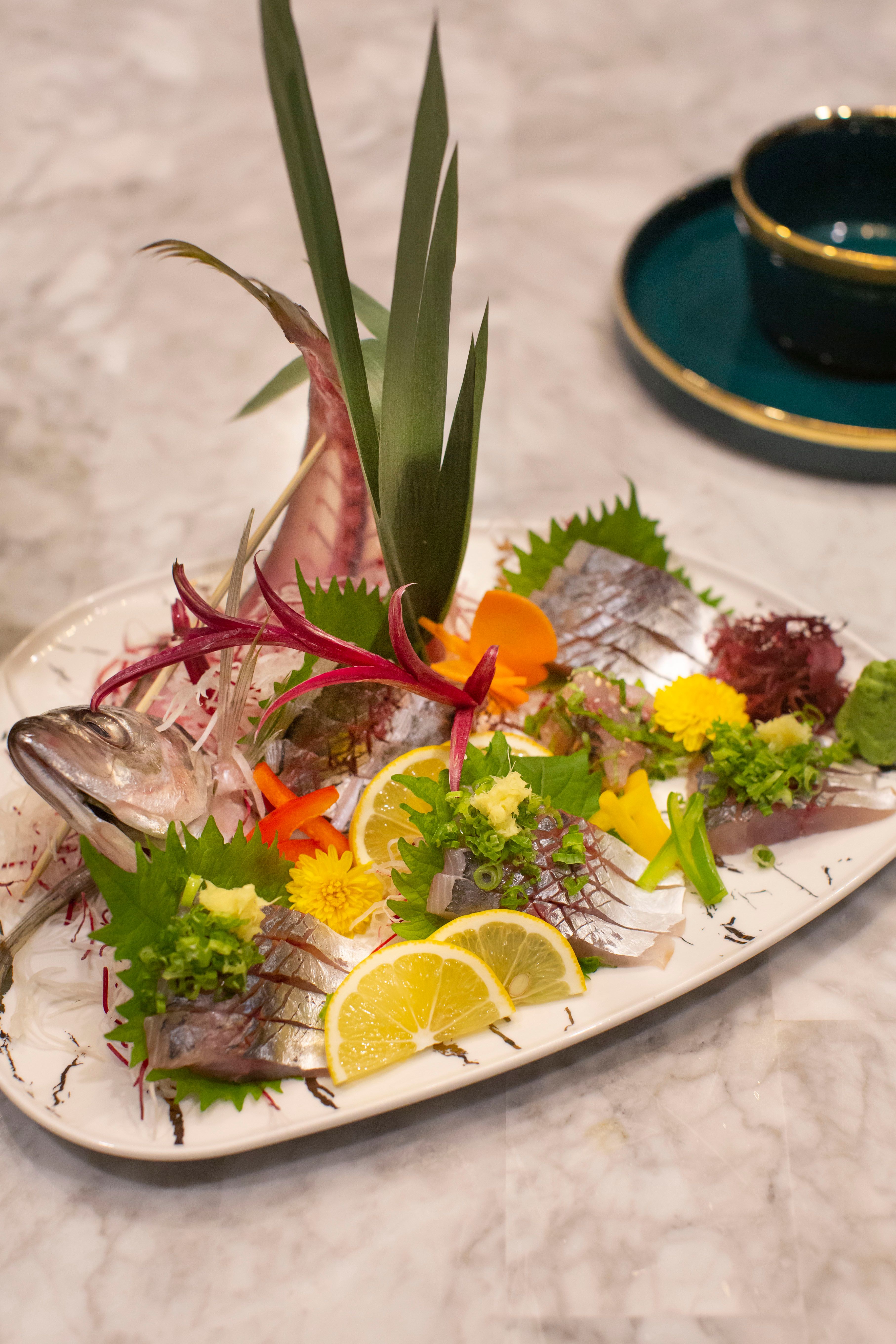 aji-sashimi-whole-fish_ABC709D2-9DAE-4302-BAA083A8C8454D62_fa348694-7765-4209-b719523a2a938829