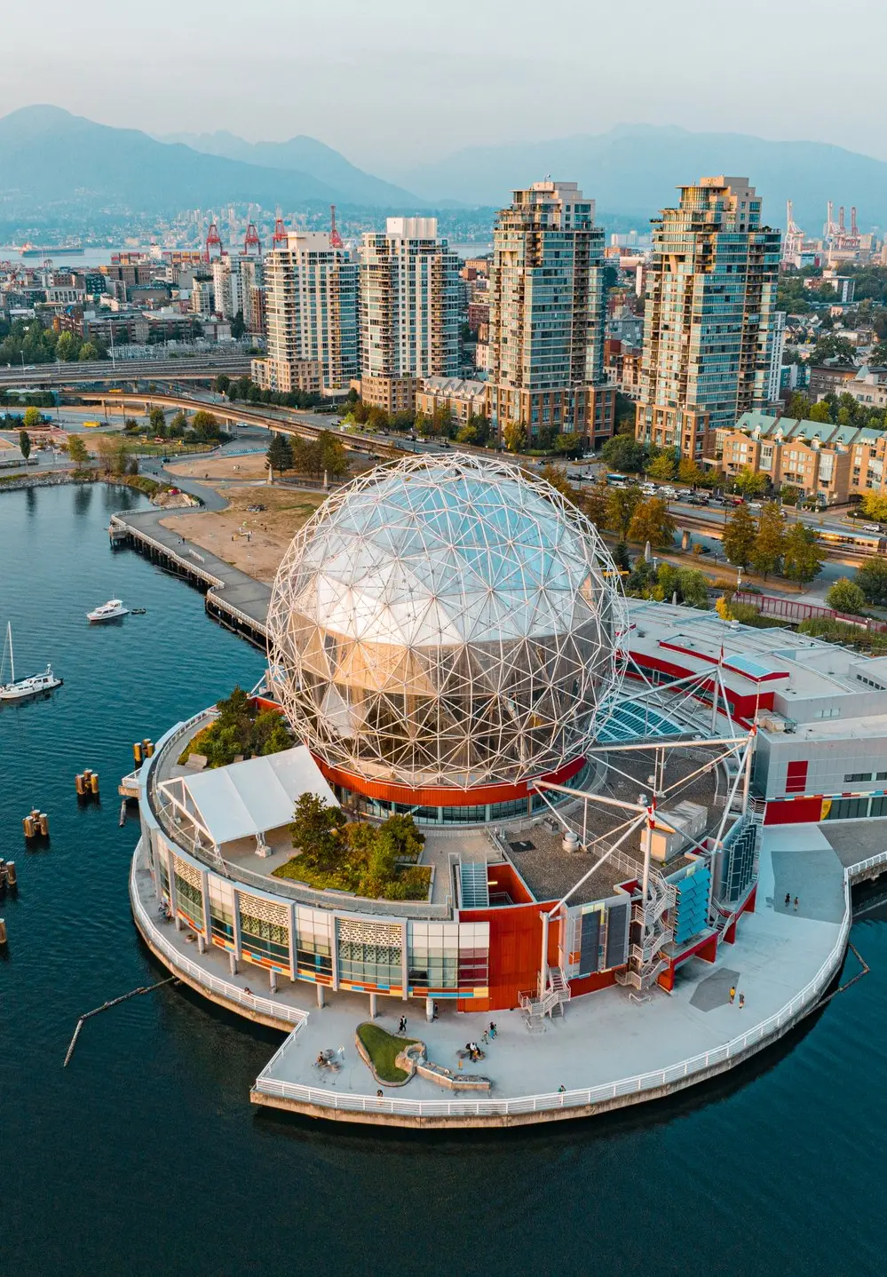 Science-World-03-large_7A18828C-0A13-47CD-92DB4404AE5A222C_fb32edf9-a996-4f5f-a2aaa1980fe8d6b7