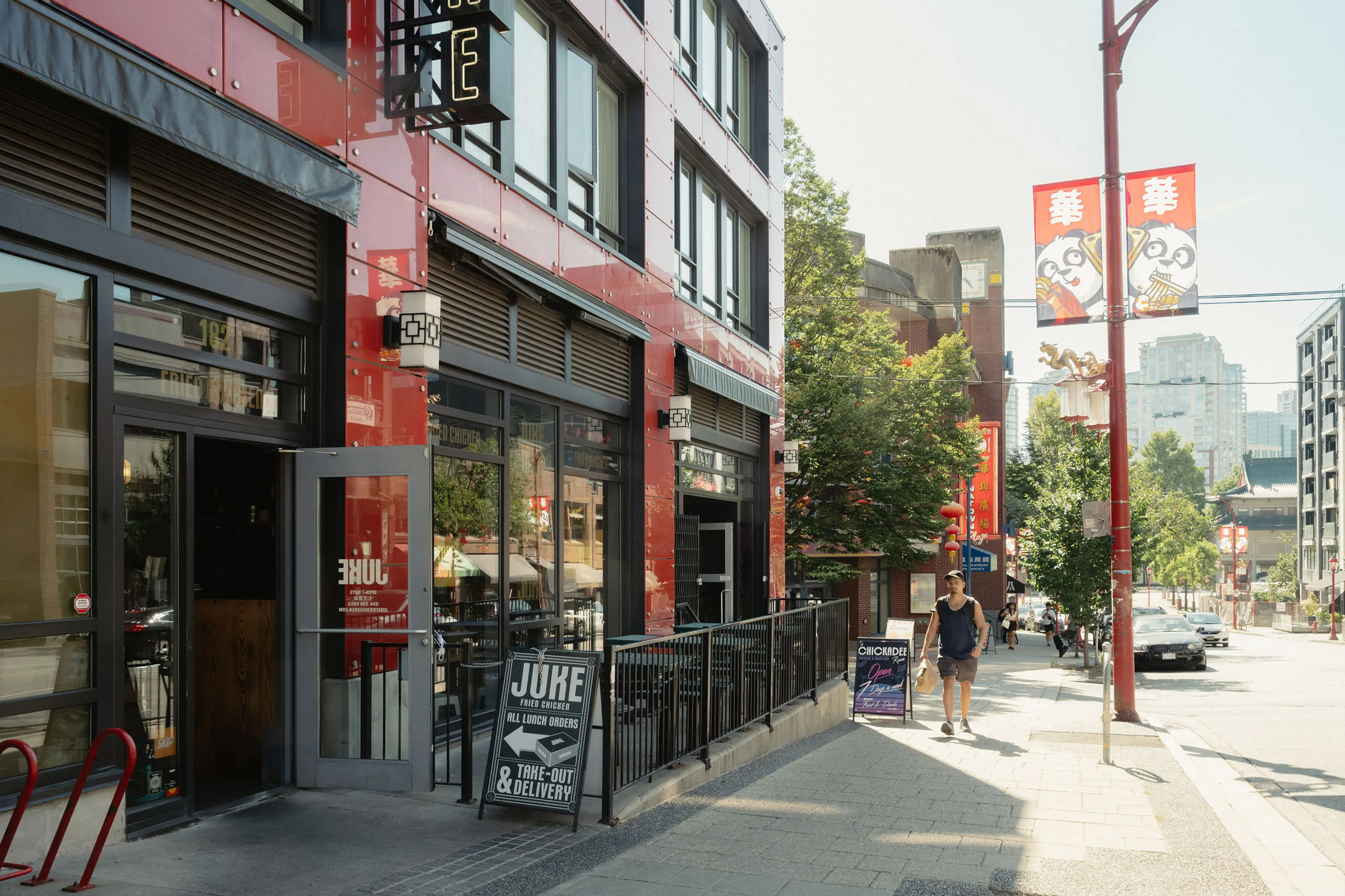 Exterior shot of the restaurant Juke Fried Chicken in Chinatown Vancouver.