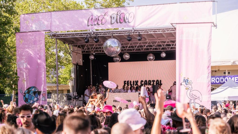 w-2499h-1406-35bf11-Rose+Disco+_+PNE+Fairgrounds+_+July+28th-52+(1)