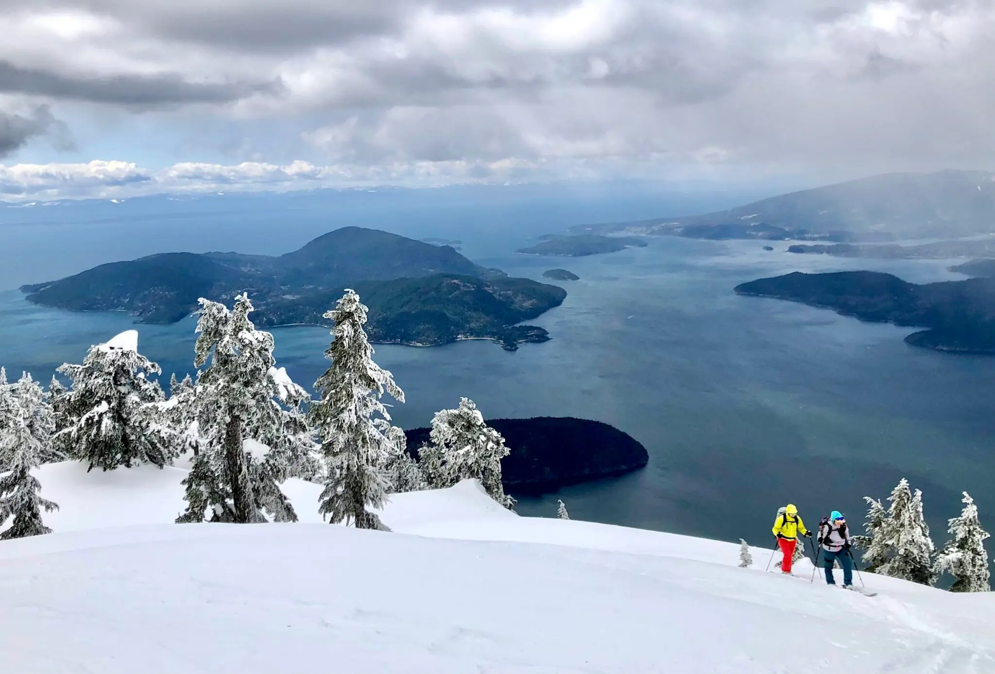 Mountain Mentors ski day on the Howe Sound Crest Trail.