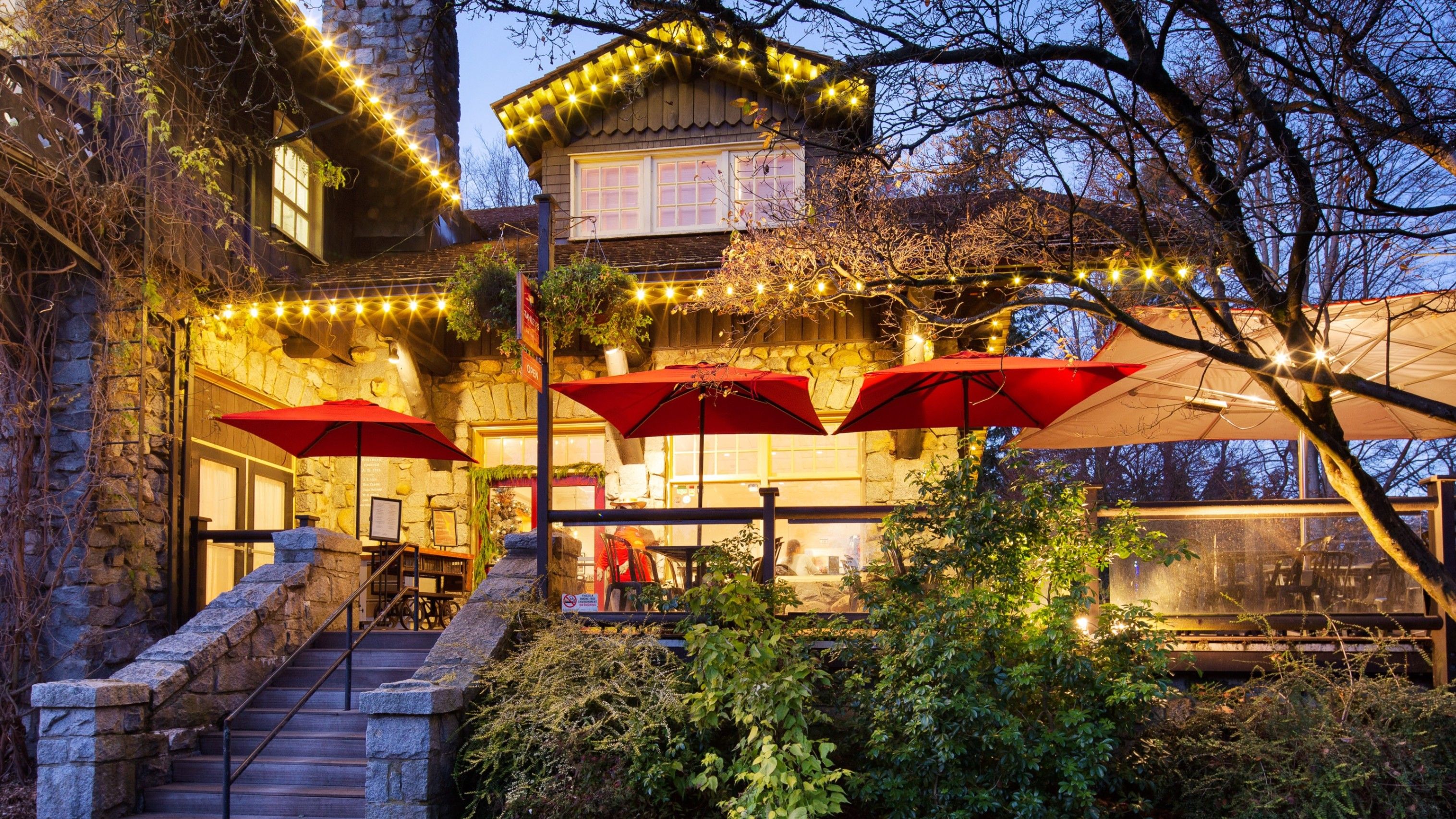 w-3360h-1890-d067f9-Stanley's Bar & Grill