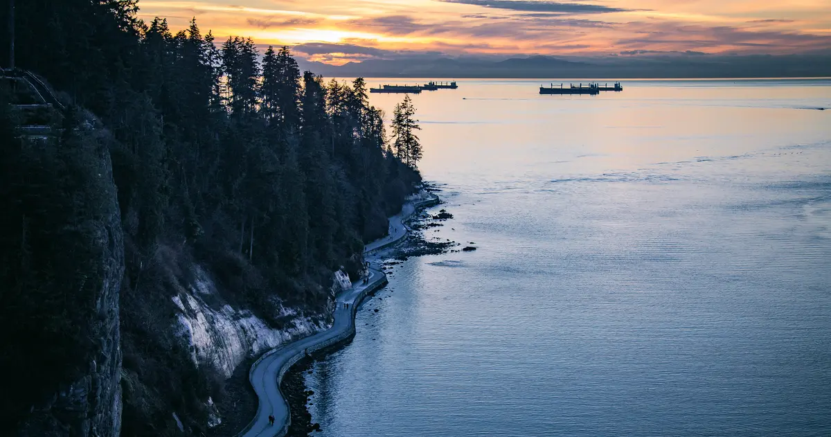 Sunset on the seawall from the Lions Gate Bridge in Vancouver