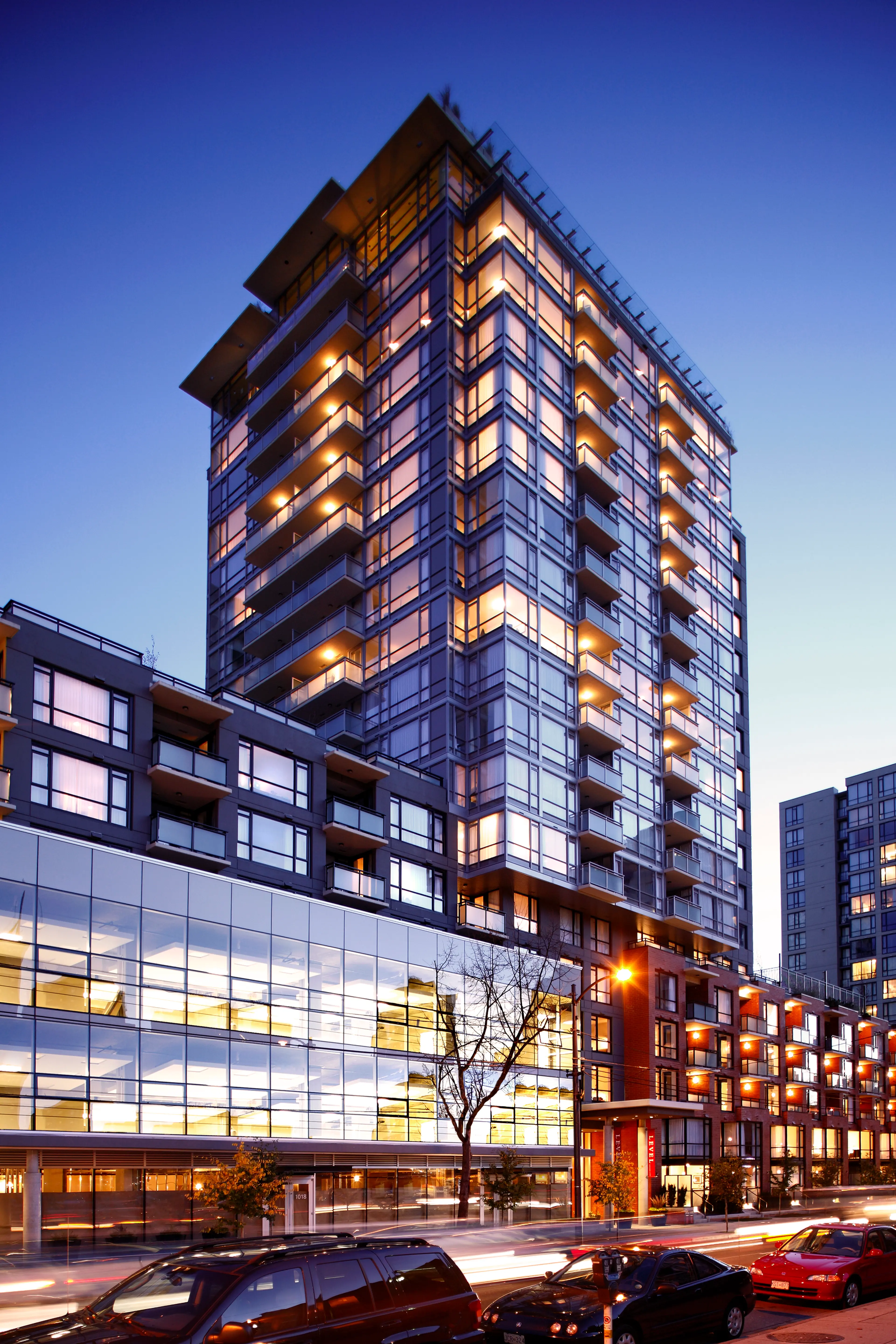 LEVEL Exterior