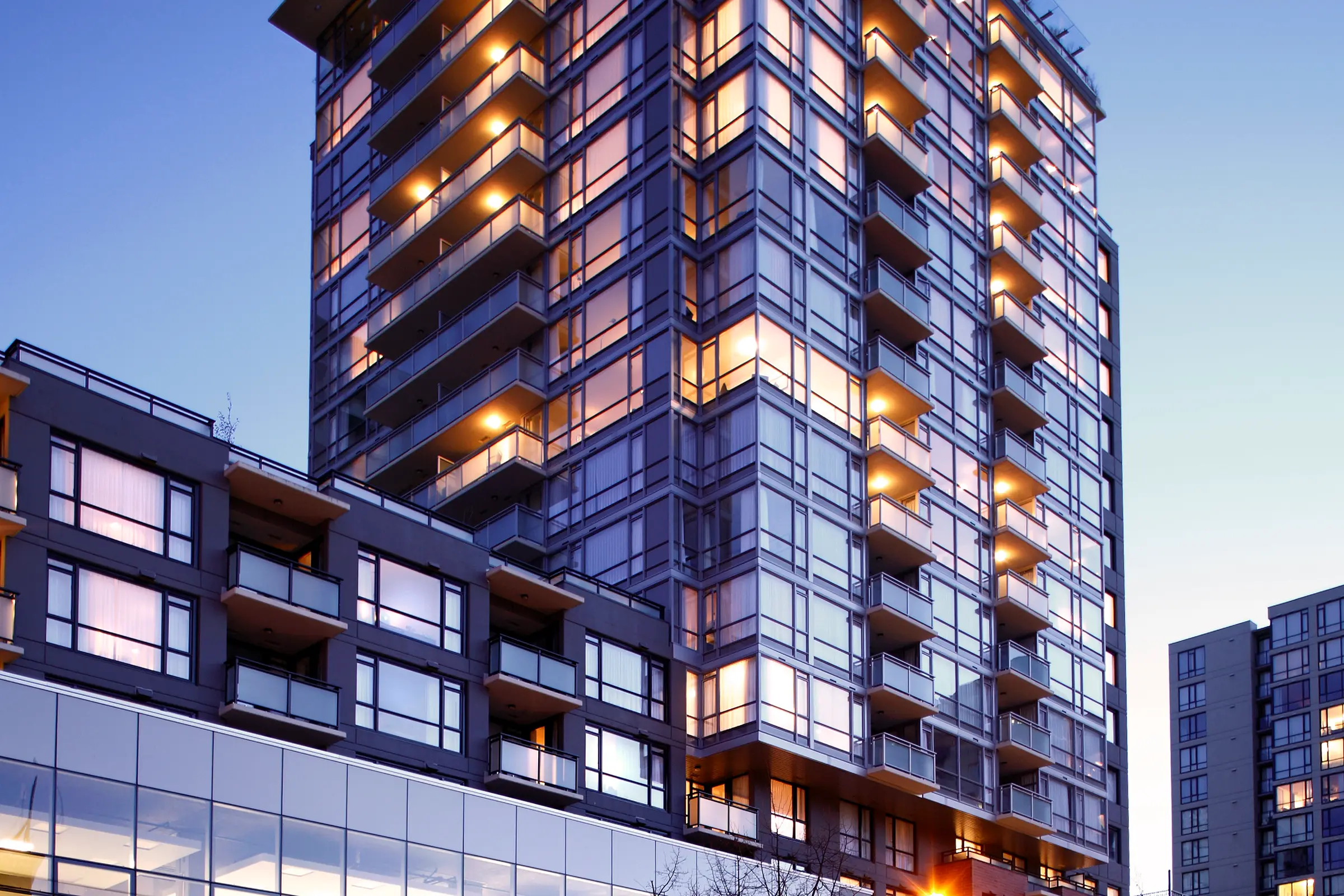 LEVEL Exterior