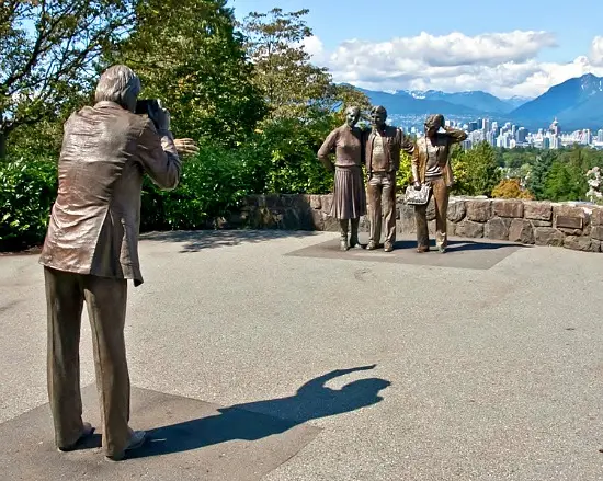 Photo Session by J. Seward Johnson, Jr. | Photo: TrekEarth.com